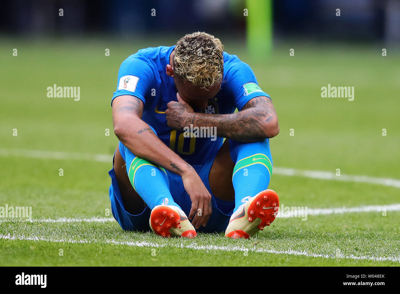 Neymar del Brasile reagisce a tempo pieno dopo il 2018 Coppa del Mondo FIFA Group E corrispondono al Saint Petersburg Stadium di San Pietroburgo, Russia il 22 giugno 2018. Foto di Chris Brunskill/UPI Foto Stock