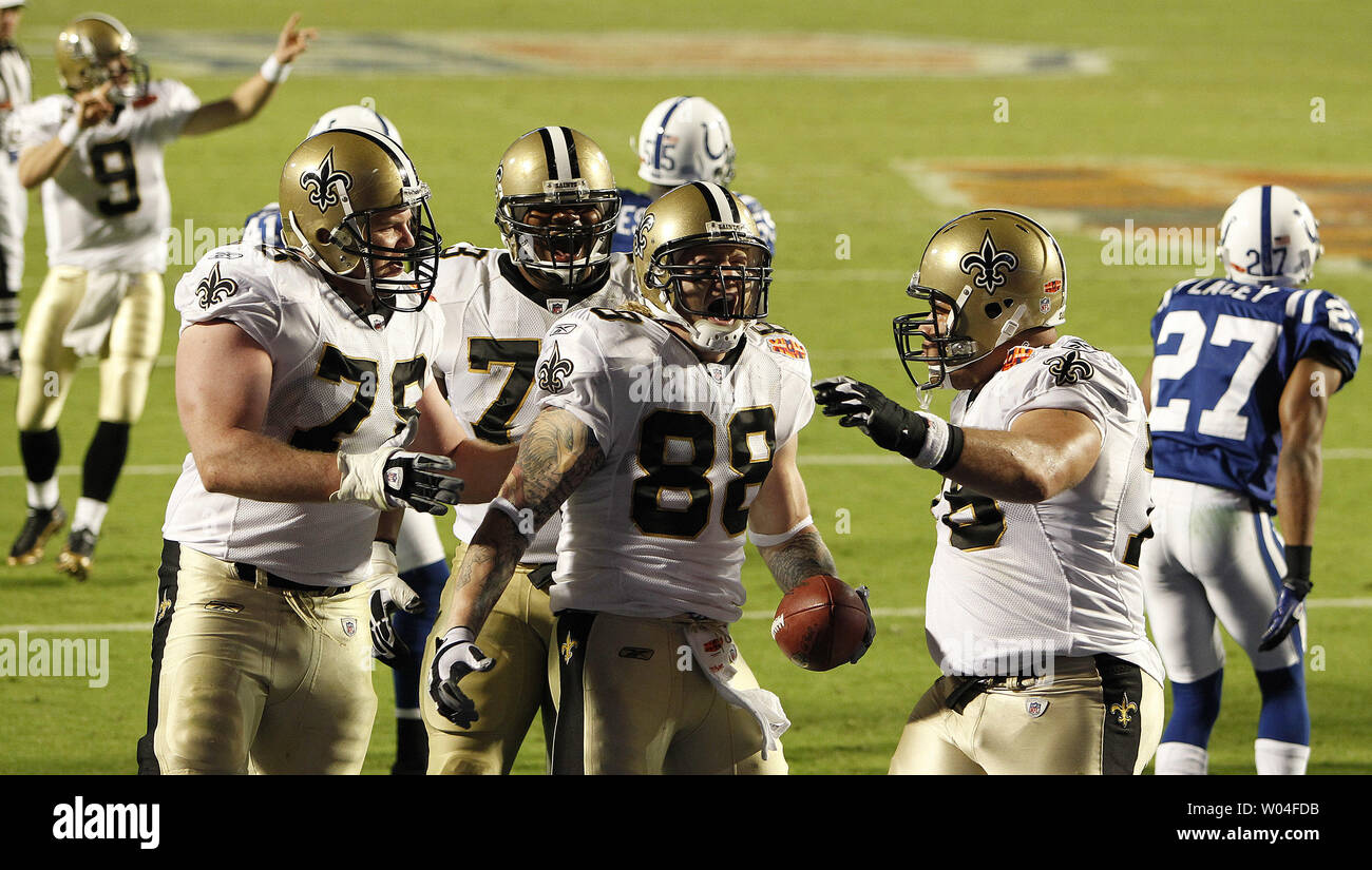 New Orleans Saints wide receiver Jeremy Shockey (88) celebra il suo quarto trimestre due-cantiere touchdown contro gli Indianapolis Colts al Super Bowl XLIV a Miami il 7 febbraio 2010. UPI/Aaron M. Sprecher Foto Stock