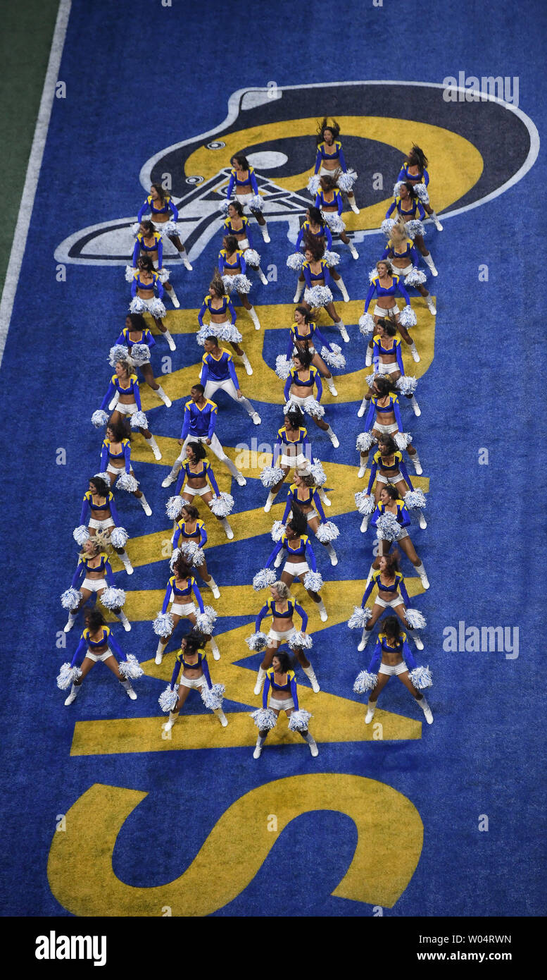 Il Los Angeles Rams cheerleaders eseguire durante il Super Bowl LIII al Mercedes-Benz Stadium di Atlanta il 3 febbraio 2019. Foto di Jon SooHoo/UPI Foto Stock