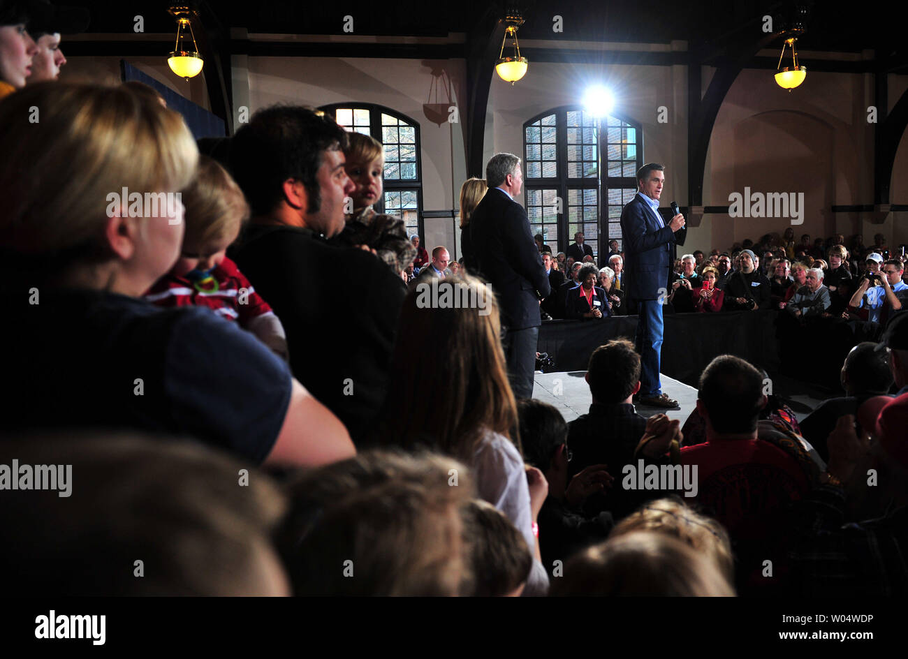 Candidato presidenziale repubblicano Mitt Romney parla a un rally a Winthrop University in Rock Hill, Carolina del Sud il 18 gennaio 2012. Carolina del Sud terrà il principale su Sabato, 21 gennaio. UPI/Kevin Dietsch Foto Stock