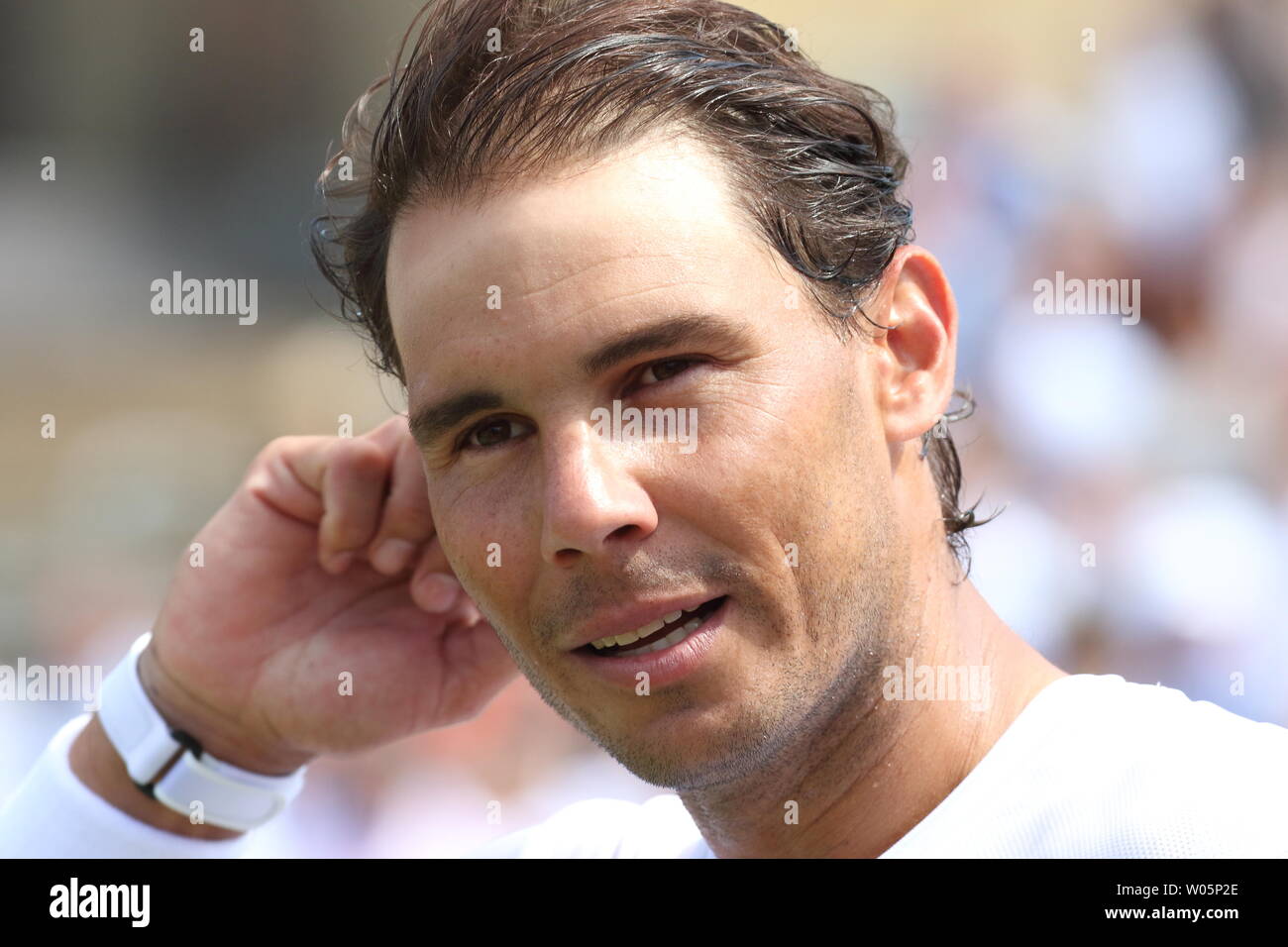 Londra, Regno Unito. Il 26 giugno, 2019. Rafael Nadal tra giochi al Aspall classico del tennis - un annuale Pre erba di Wimbledon corte evento espositivo - presso l'Hurlingham Club di Londra Credito: SOPA Immagini limitata/Alamy Live News Foto Stock