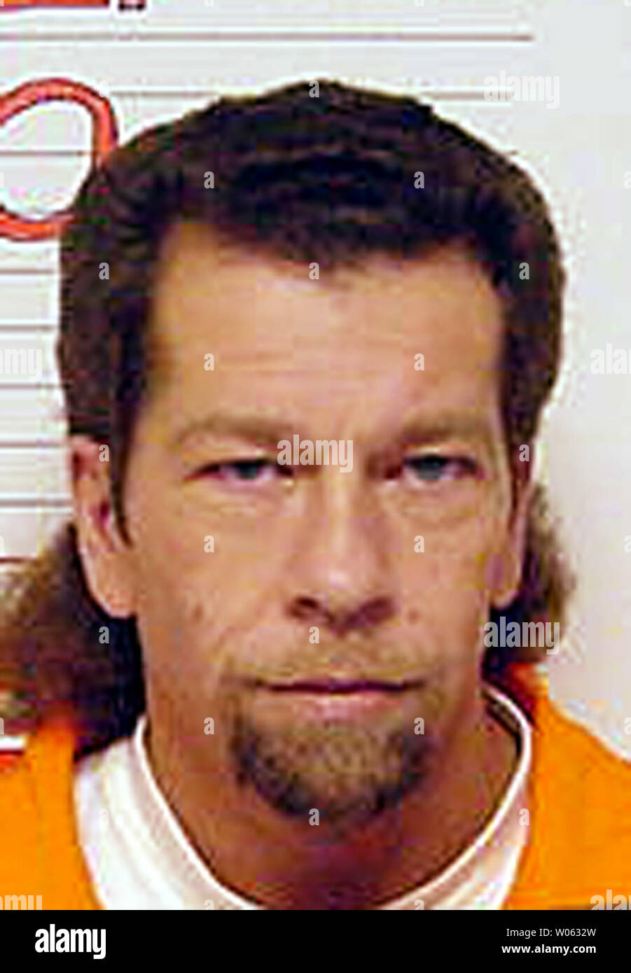 Timothy Johnston è stato messo a morte per lo stato del Missouri di 12:01 nella camera di morte in Bonne Terre, MO su agosto 31, 2005. Johnston, 44, di San Louis, battere sua moglie a morte nel 1989. Gli avvocati di Johnston aveva sostenuto nei tribunali federali che Missouri di tre-farmaco metodo di esecuzione presentata la minaccia di un "lungo e doloroso morte', ed è stato in violazione dell'U.S. Costituzione del bar a crudeli e insolito punizione. (UPI foto/Mo Dipartimento di correzioni) Foto Stock