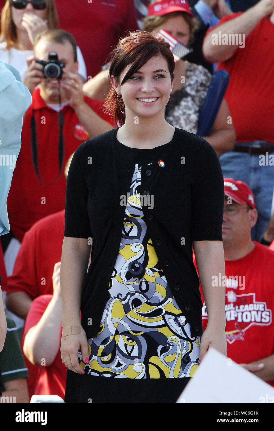 Willow Palin, il 14 enne figlia di Repubblicano vice candidato presidenziale Gov. Sarah Palin, appare sul palco durante un rally in O'Fallon, Missouri il 31 agosto 2008. La campagna di McCain ha annunciato il suo 17 anni suor Bristol è in stato di gravidanza e di piani per tenere il bambino e di sposare il padre. (UPI foto/Bill Greenblatt) Foto Stock