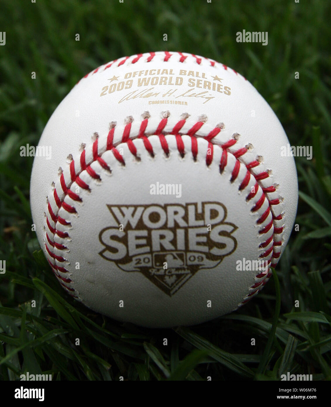 La Rawlings Sporting Goods Company di St. Louis ha rilasciato il baseball in data 12 ottobre 2009, che sarà utilizzato nel 2009 World Series. UPI/Bill Greenblatt Foto Stock