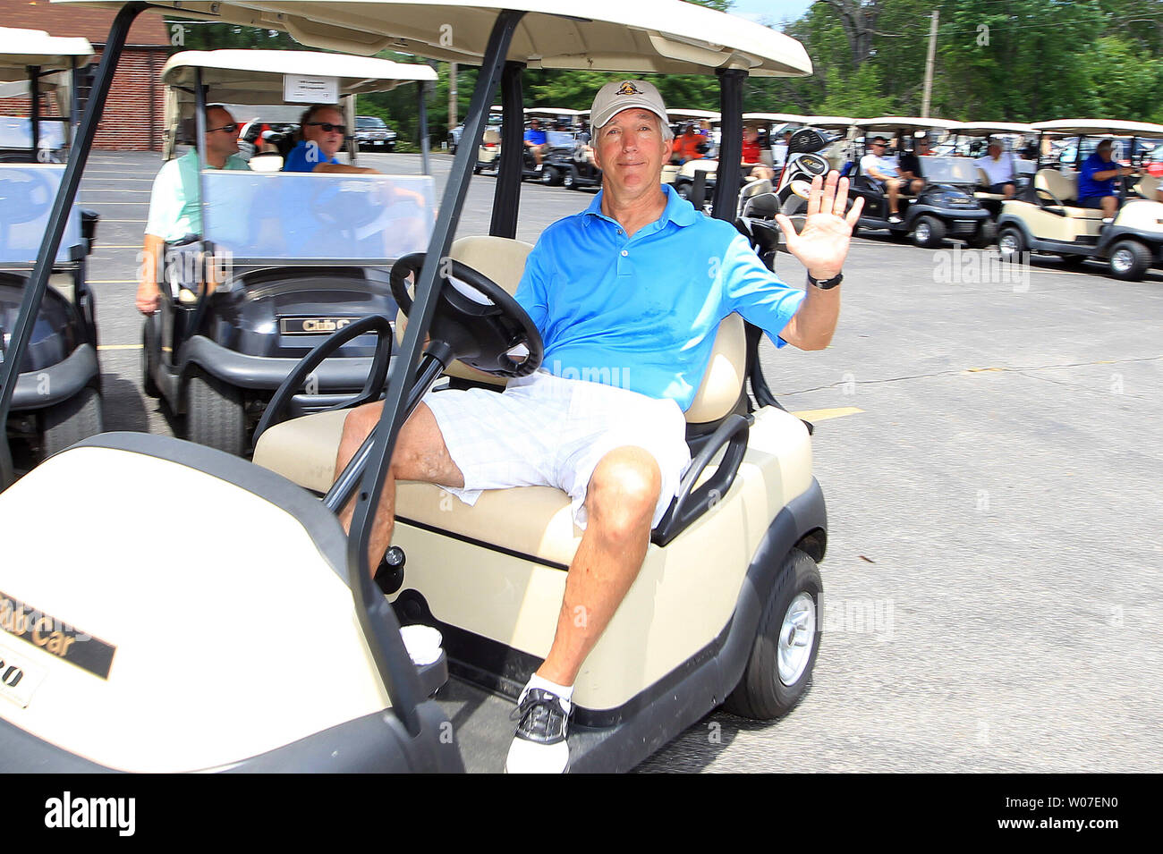 National Football Hall of Fame stati Roger Werhli inizia a San Louis Sports Hall of Fame torneo di golf al Glen Echo Country Club di San Luigi il 26 giugno 2014. Glen Echo è stato introdotto nel St. Louis Sports Hall of Fame per essere il sito di eventi di golf durante le Olimpiadi del 1904. Il San Luigi evento è stata l'ultima volta il golf è stato svolto in un Olimpiadi. Nel 2016 golf sarà restituito come un evento olimpico di Rio. UPI/Bill Greenblatt Foto Stock