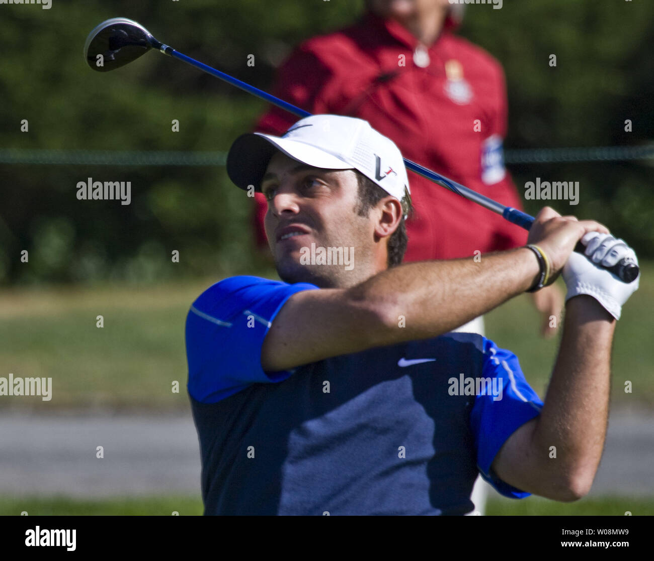 Francesco Molinari dell Italia tee off al sesto foro nel primo round di U.S. Aprire Pebble Beach, in California, il 17 giugno 2010. UPI/Terry Schmitt Foto Stock