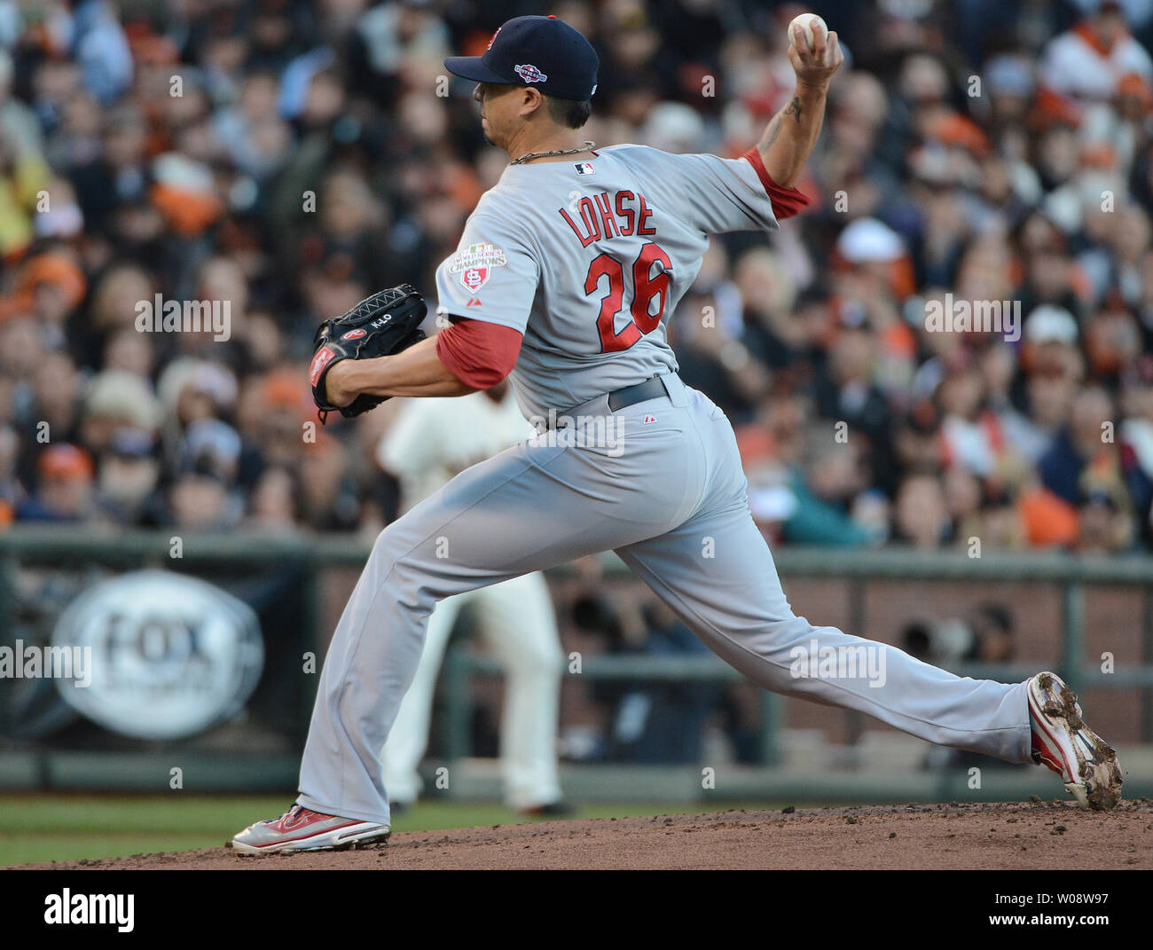 Louis Cardinals pitcher Kyle Lohse getta nel primo inning durante il gioco del sette di Campionato Nazionale serie di AT&T Park a San Francisco il 22 ottobre 2012. UPI/Terry Schmitt Foto Stock