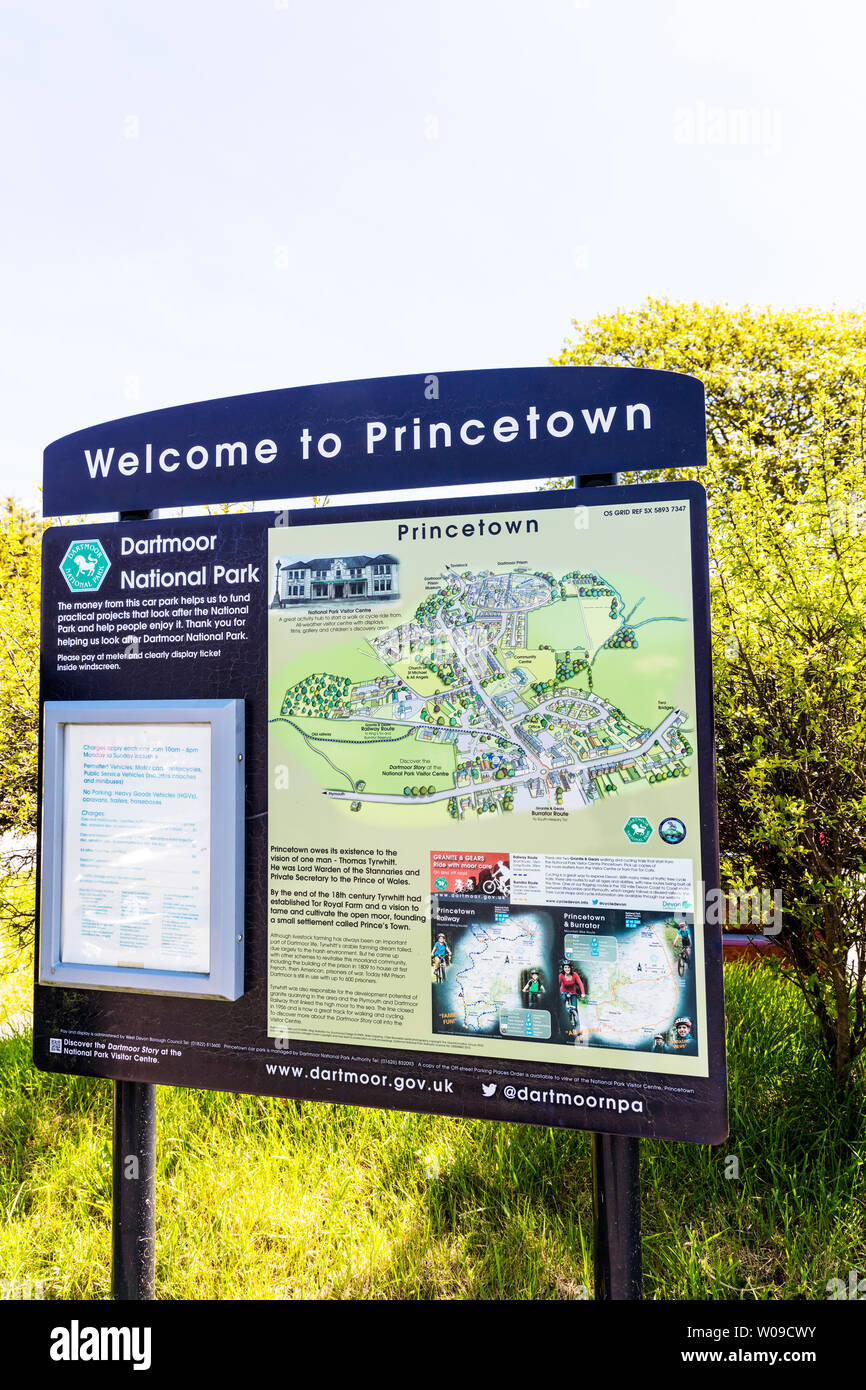Benvenuto a Princetown segno di benvenuto, Princetown, Devon, Regno Unito, Inghilterra, Princetown Devon, Princetown mappa, segno di benvenuto, Princetown UK, città, cittadine, UK, GB Foto Stock