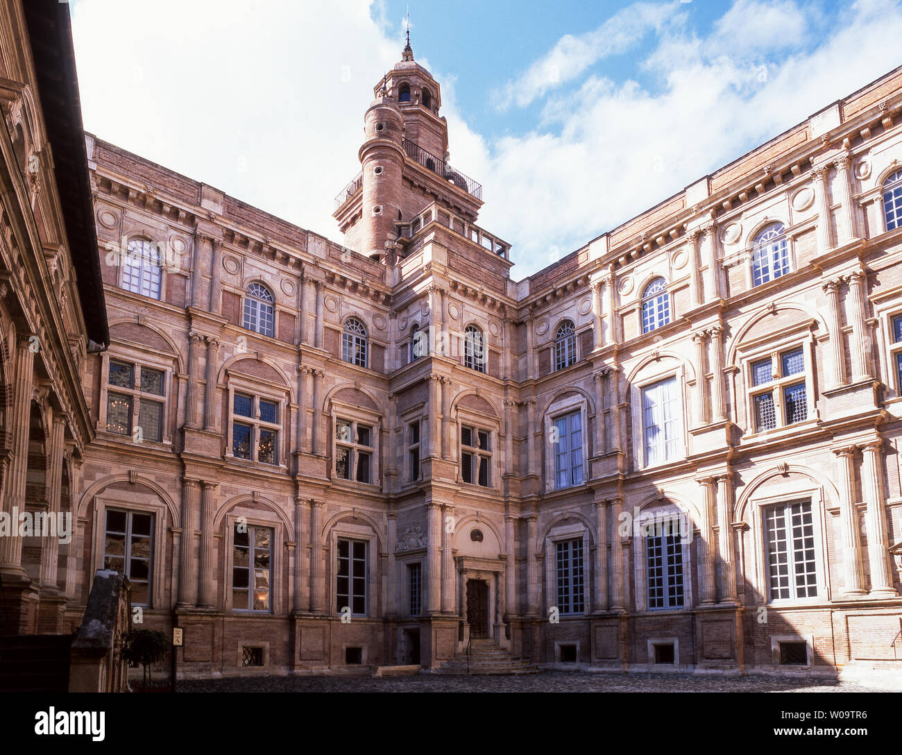 Francia.Toulouse.Il cortile principale dell'hotel Assezat (1555 AD).Foto da Rue de Metz. Foto Stock