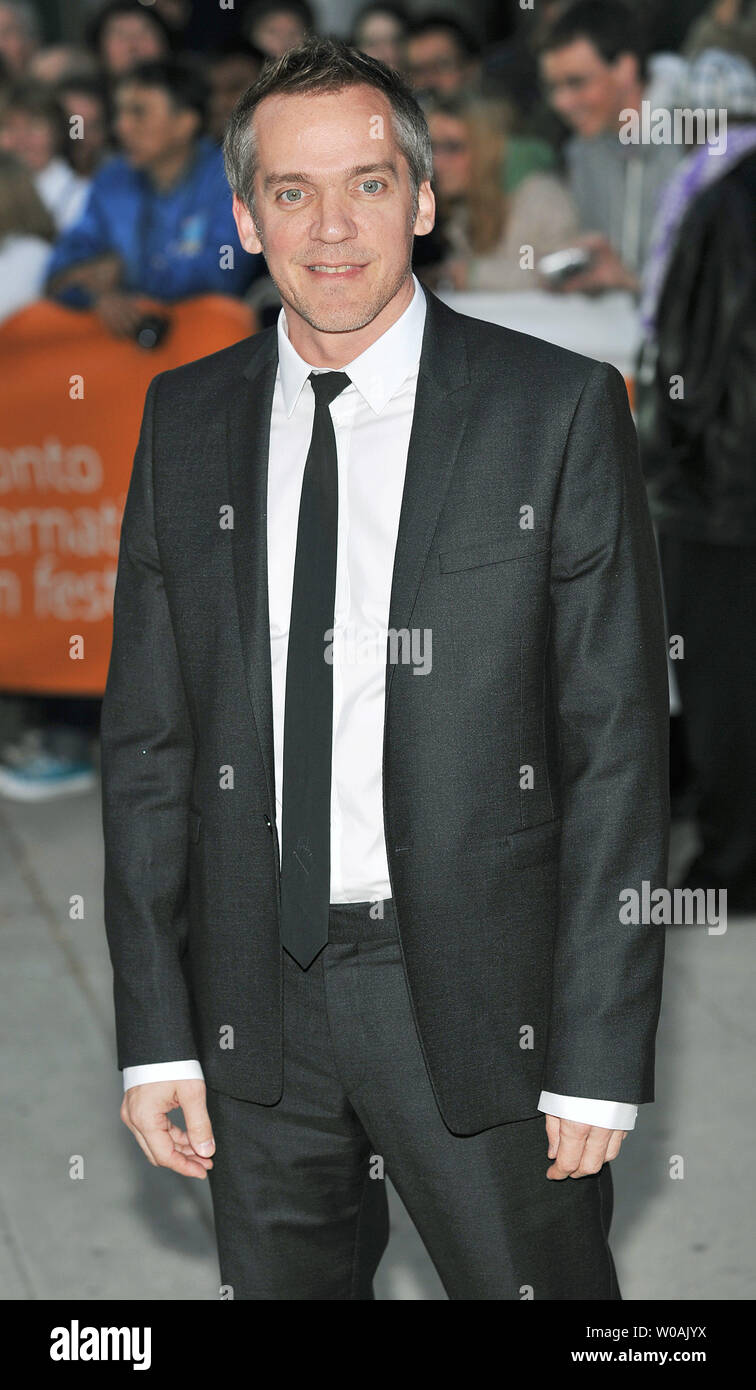 Direttore Jean-Marc Valle arriva al Roy Thomson Hall per il gala premiere di 'Il giovane Victoria' che chiude il Toronto International Film Festival di Toronto in Canada il 19 settembre 2009. UPI /Christine masticare Foto Stock