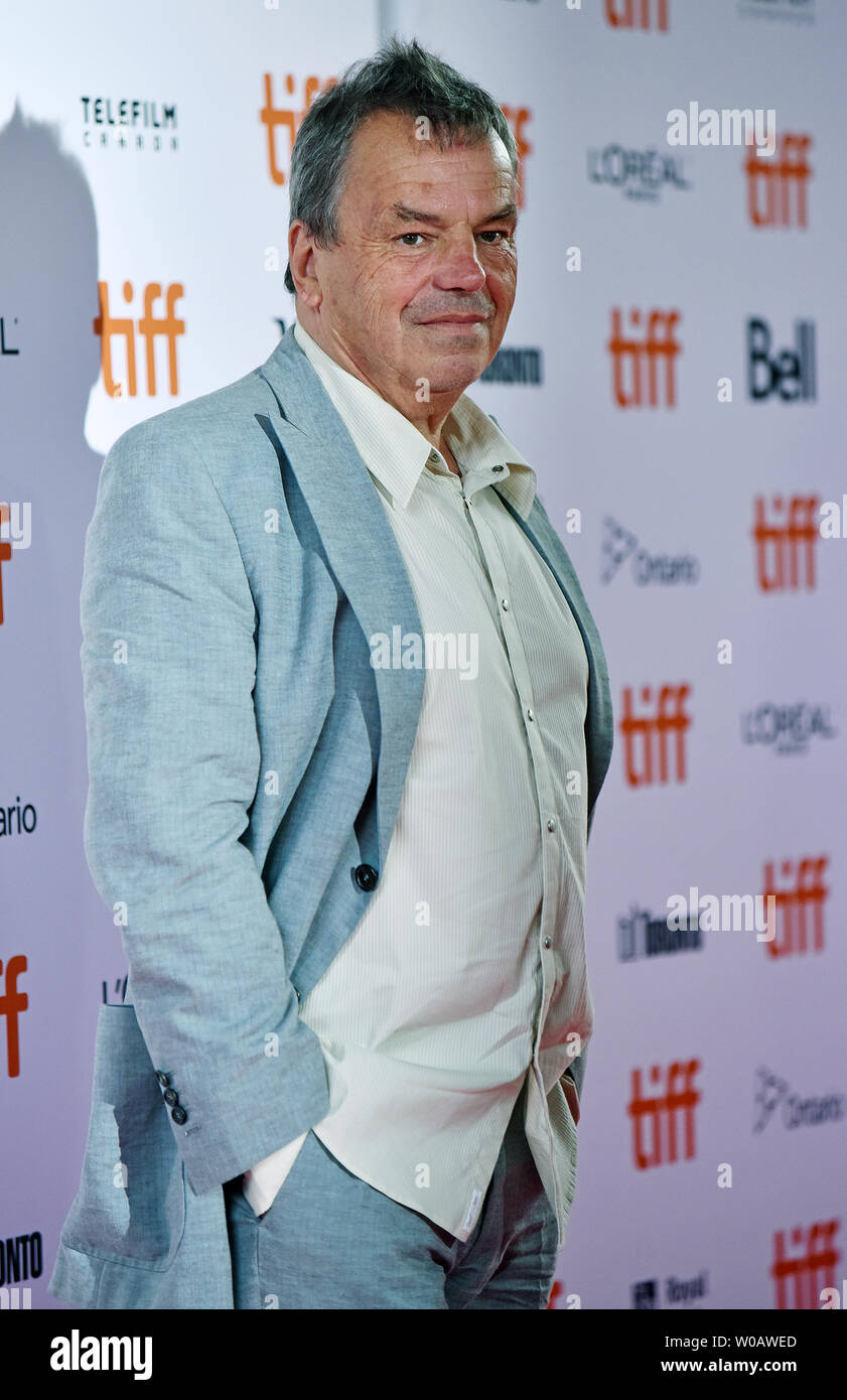 Director Neil Jordan arriva per la prima mondiale di "Greta' a Ryerson teatro il giorno di apertura della XLIII Toronto International Film Festival di Toronto in Canada il 6 settembre 2018. Foto di Christine masticare/UPI Foto Stock