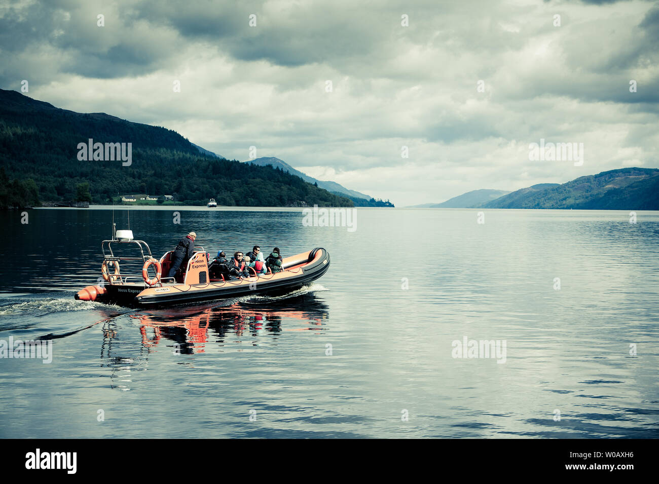 Il famoso Lago di Loch Ness, Scotland, Regno Unito fotografato come turisti andare fuori in vista del mostro di Loch Ness! Foto Stock