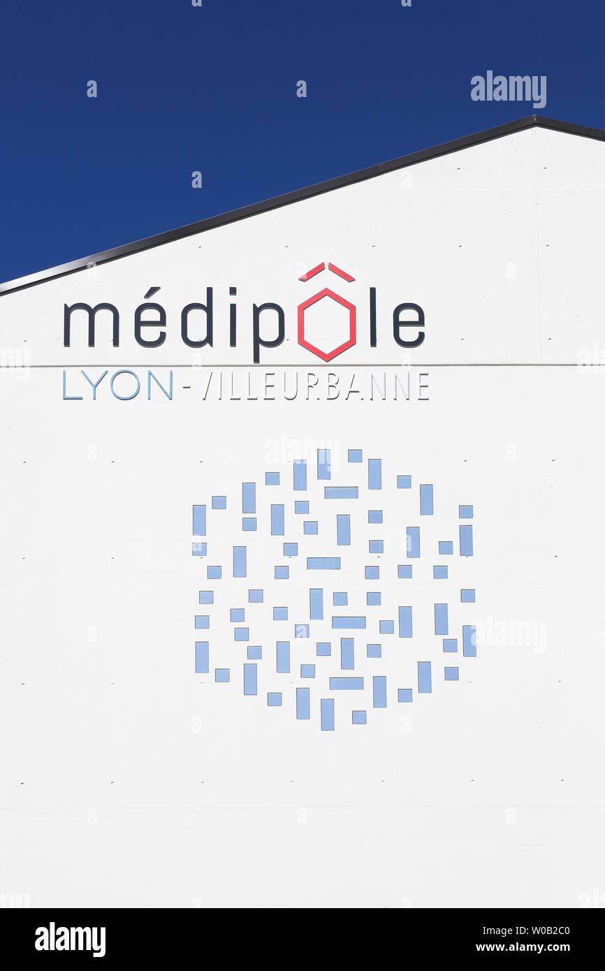 Villeurbanne, Francia - 13 Giugno 2019: Il Medipole Lyon-Villeurbanne è un ospedale privato situato a Villeurbanne ed è il più grande in Francia Foto Stock