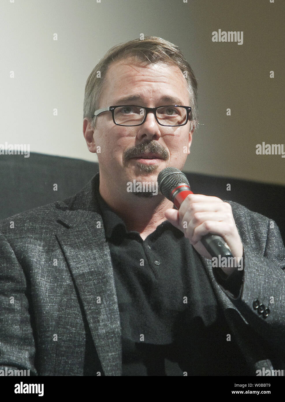 Rottura "cattivo" creatore Vince Gilligan arriva per una D. & A. chiamato 'Un ultimo cuocere' dopo screening favorito proprio episodio della serie televisiva in un sold out Vancouver International Film Festival, Film e TV Forum evento presso il Centro per le Arti dello Spettacolo in Vancouver, British Columbia, 27 settembre 2013. UPI /Heinz Ruckemann Foto Stock