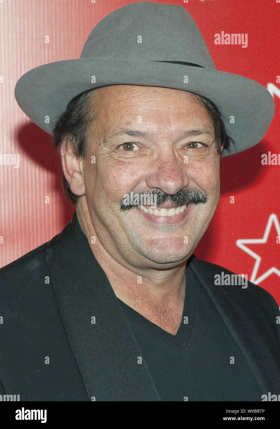 Attore/regista Philip Granger arriva per il faro Foto Red Carpet Film Party presso Shangri-La Hotel durante il Vancouver International Film Festival di Vancouver, British Columbia, 27 settembre 2013. UPI /Heinz Ruckemann Foto Stock