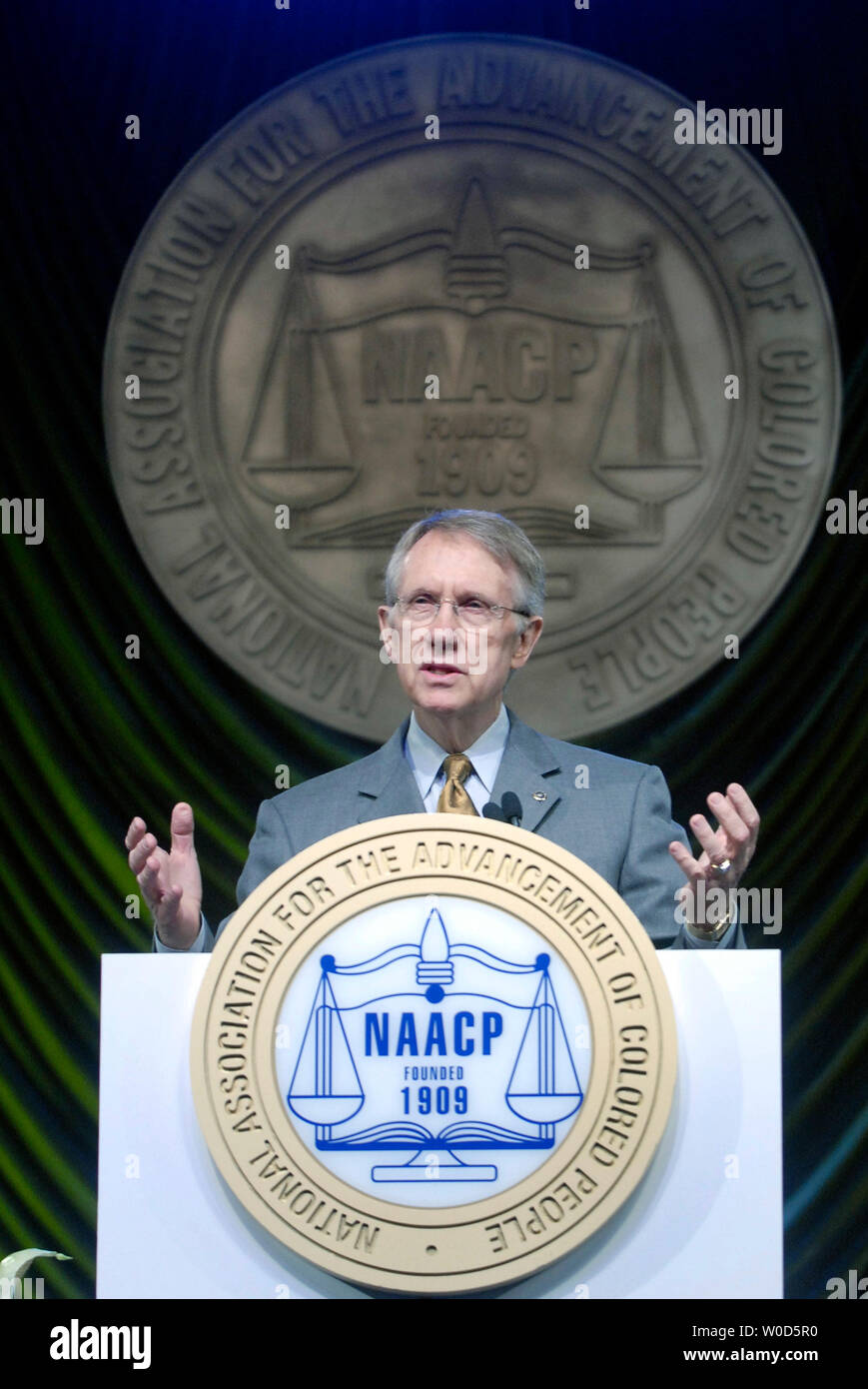 Senato leader della minoranza Harry Reid (D-NEV) parla al NAACP conferenza a Washington il 17 luglio 2006. Reid ha parlato sul significato storico della NAACP e ha parlato della necessità di ripristinare i diritti di voto di agire. (UPI foto/Kevin Dietsch) Foto Stock