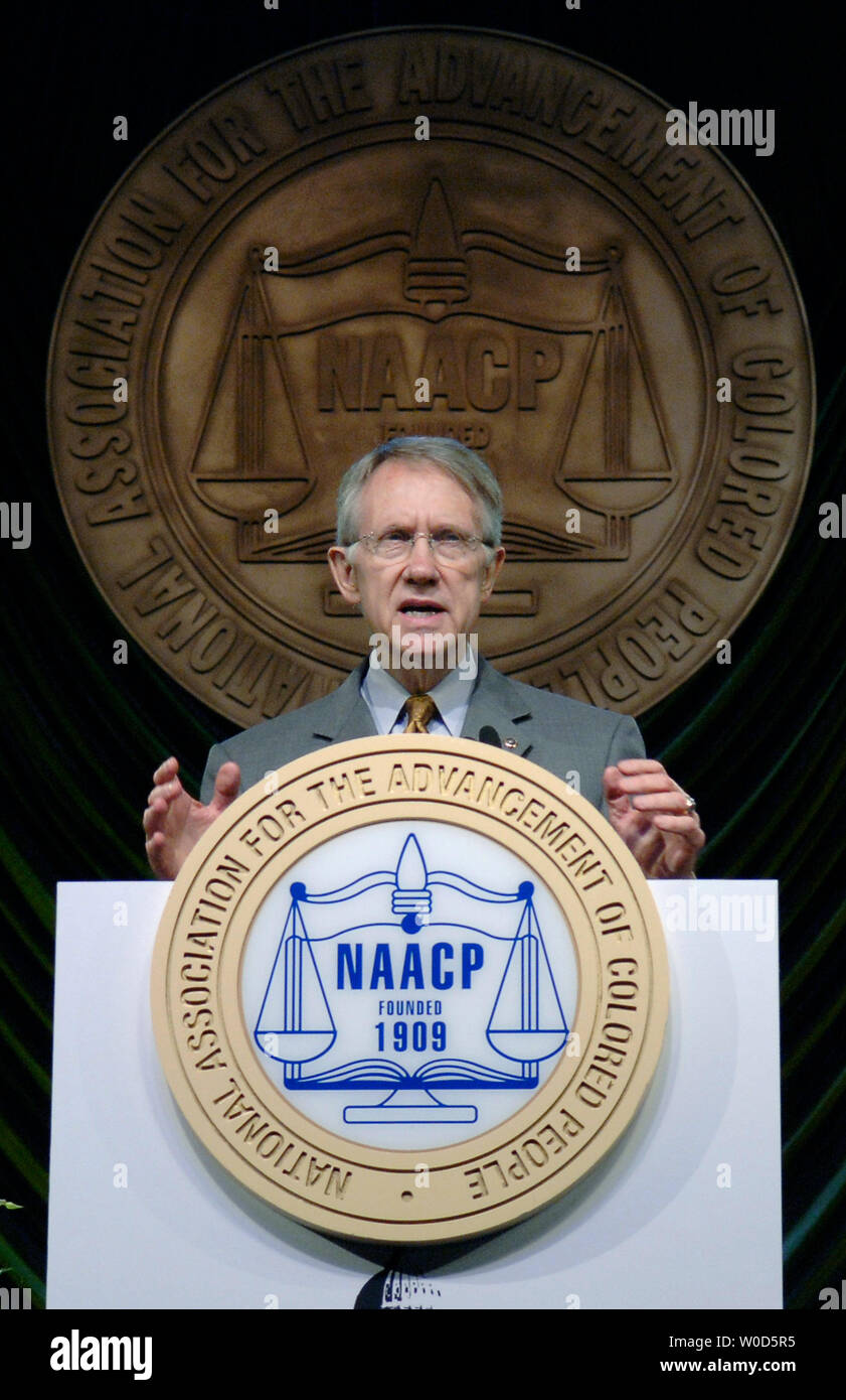 Senato leader della minoranza Harry Reid (D-NEV) parla al NAACP conferenza a Washington il 17 luglio 2006. Reid ha parlato sul significato storico della NAACP e ha parlato della necessità di ripristinare i diritti di voto di agire. (UPI foto/Kevin Dietsch) Foto Stock