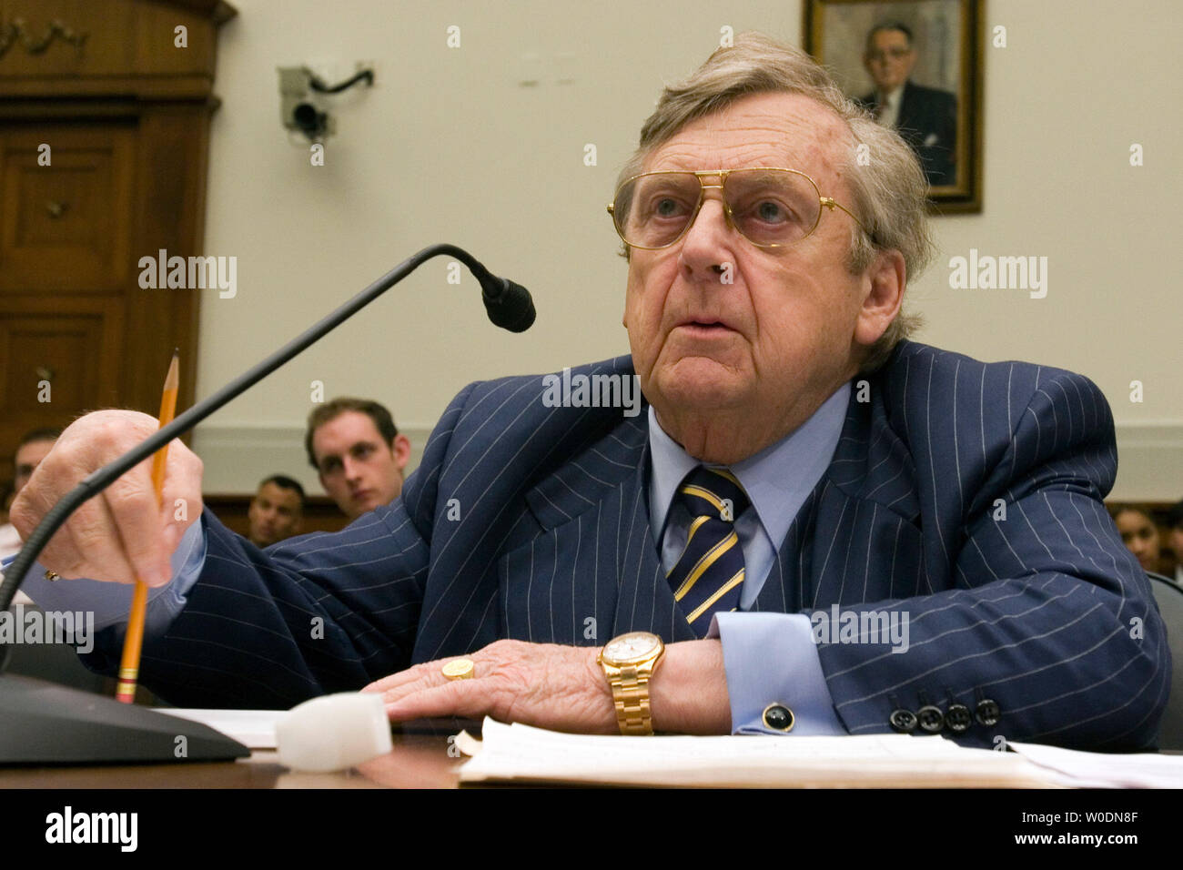 L'ex Segretario di Stato Lawrence Eagleburger testimonia davanti alla casa Commissione Affari Esteri americano-circa le relazioni diplomatiche su Capitol Hill a Washington il 14 giugno 2007. (UPI foto/David Brody) Foto Stock