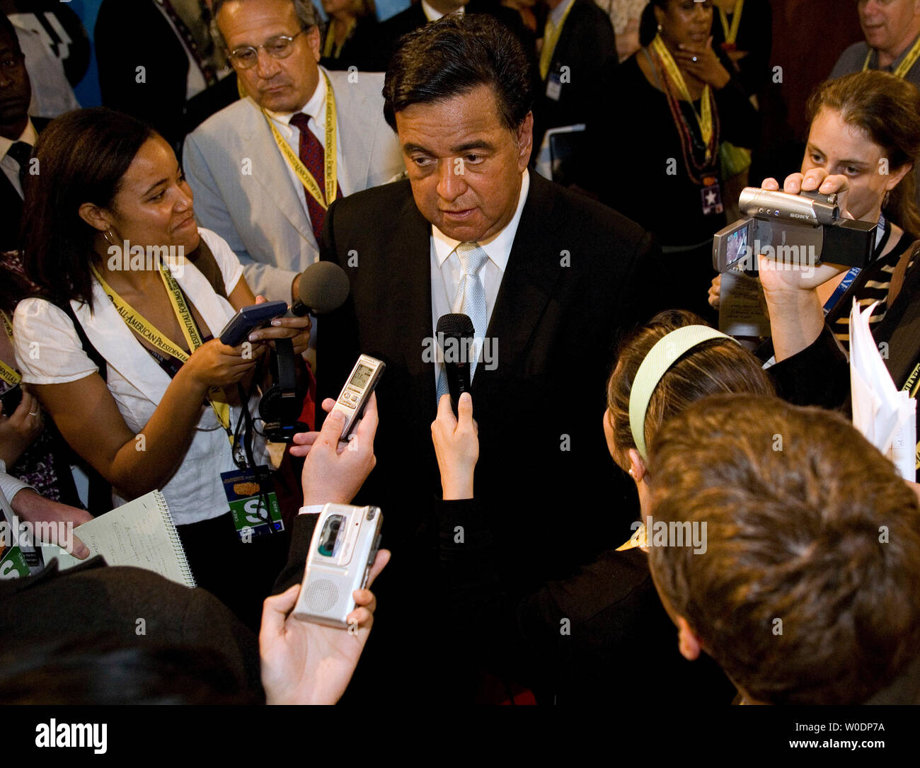 Il candidato presidenziale Gov. Bill Richardson (D-NM) parla ai giornalisti in media center dopo l'tutte le elezioni presidenziali americane del dibattito democratico Forum su PBS a Howard University di Washington D.C., il 28 giugno 2007. (UPI foto/David Brody) Foto Stock