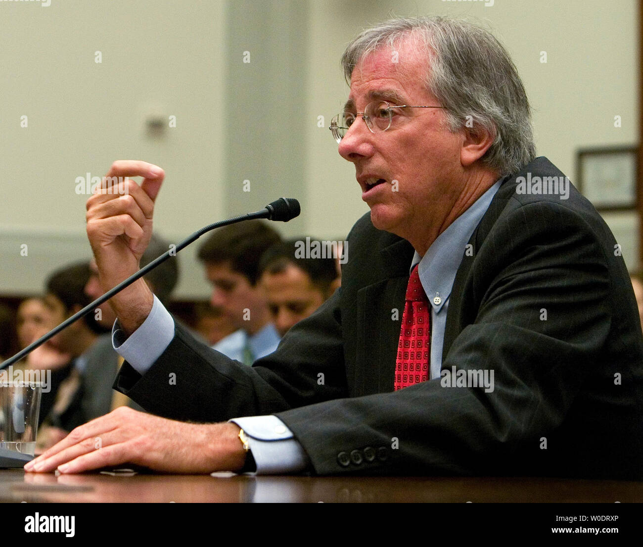 Ex ambasciatore Dennis Ross testimonia davanti alla casa Commissione Affari Esteri negli Stati Uniti circa gli sforzi diplomatici in Medio Oriente sul Campidoglio di Washington il 19 luglio 2007. (UPI foto/David Brody) Foto Stock