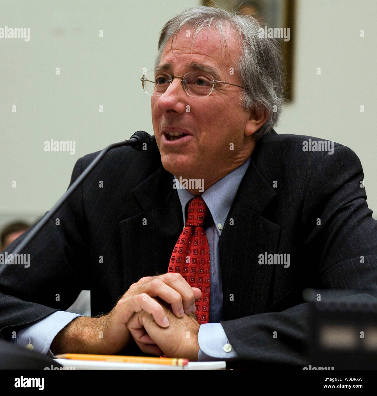 Ex ambasciatore Dennis Ross testimonia davanti alla casa Commissione Affari Esteri negli Stati Uniti circa gli sforzi diplomatici in Medio Oriente sul Campidoglio di Washington il 19 luglio 2007. (UPI foto/David Brody) Foto Stock