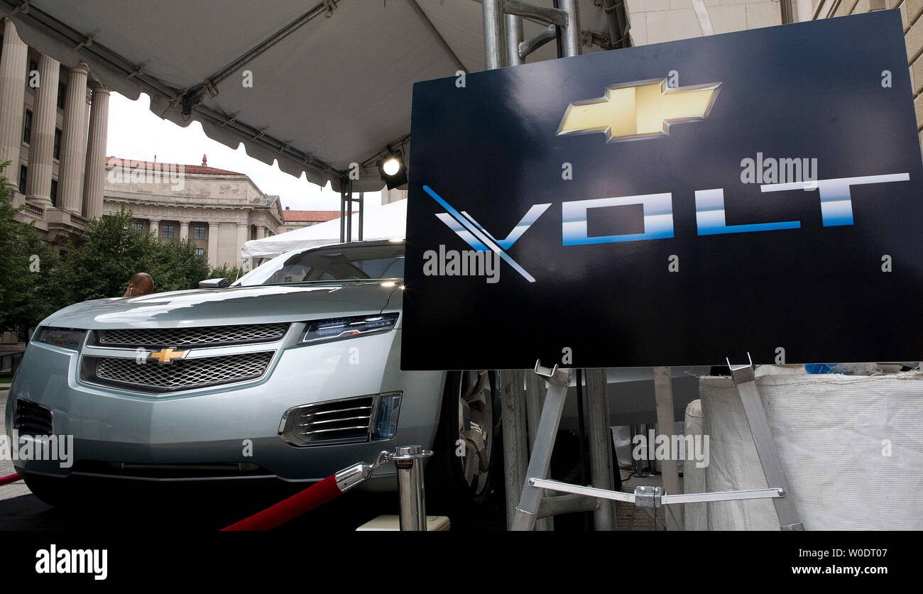 General Motors ha presentato la sua nuova ibrida plug-in concept car, la Chevrolet Volt, a Washington il 20 luglio 2007. Il Volt è in grado di pilotare fino a 40 miglia senza utilizzo di benzina e si aspetta di ottenere 50-150 miglia per gallone successivamente. (UPI foto/David Brody) Foto Stock