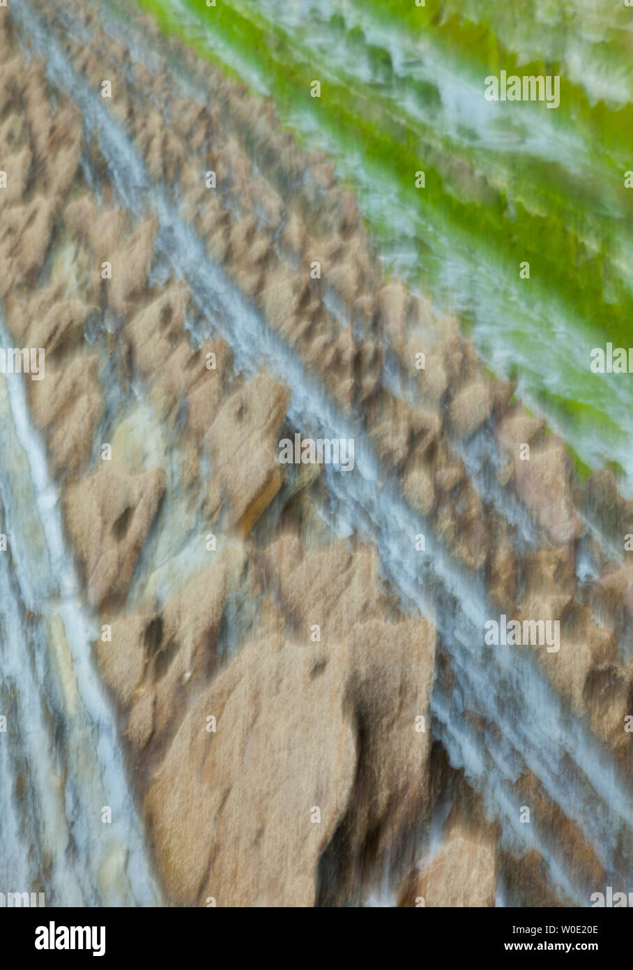 Flysch, Sakoneta beach, Deva, Gipuzkoa, il Paese Basco, la baia di Byscay, Spagna, Europa Foto Stock