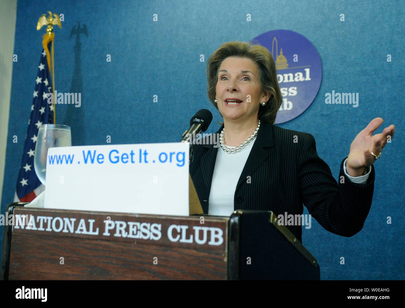 Janet Parchall, radio talk show host, parla nel corso di una conferenza stampa sulla "Otteniamo!" campagna, che mira a unire le persone dietro le prospettive bibliche sull'ambiente e i poveri, a Washington il 15 maggio 2008. La campagna denuncia l'opinione ampiamente diffusa che gli esseri umani sono accelerando gli effetti del riscaldamento globale e invece dice che le interessa per contrastare il riscaldamento globale sono male la scarsa innalzando i costi di energia e di cibo durante il taglio di posti di lavoro. (UPI foto/Kevin Dietsch) Foto Stock