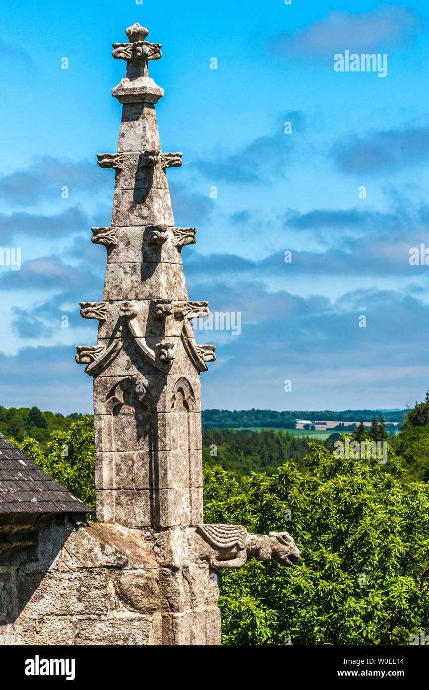 Francia, Bretagna, Le Faouet, Chapelle Sainte Barbe (Gotico fiammeggiante), Pinnacle Foto Stock