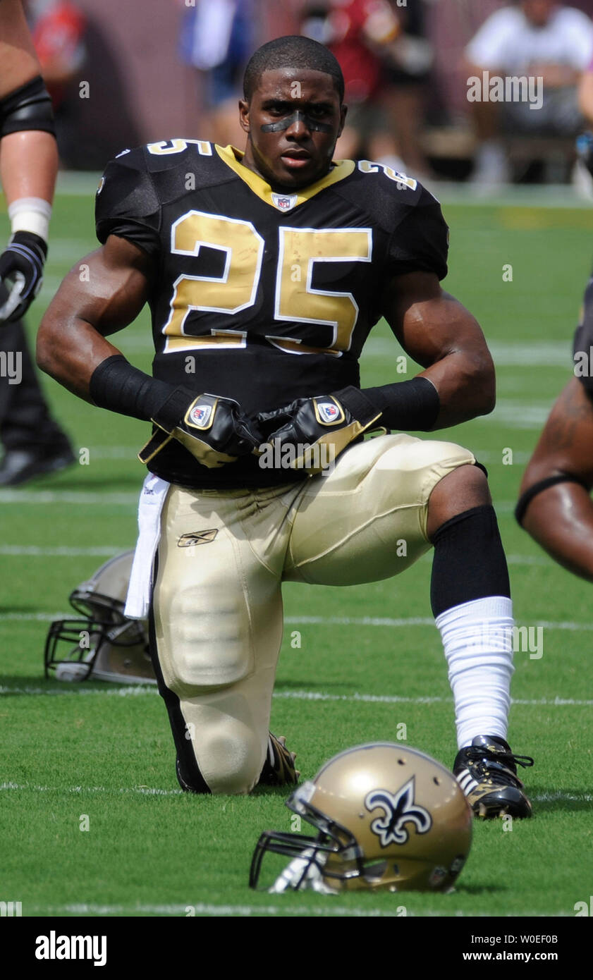 New Orleans Saints' running back Reggie Bush scalda-up prima di Santi partita contro Washington Redskins a FedEx in campo Landover, Maryland il 14 settembre 2008. (UPI foto/Kevin Dietsch) Foto Stock