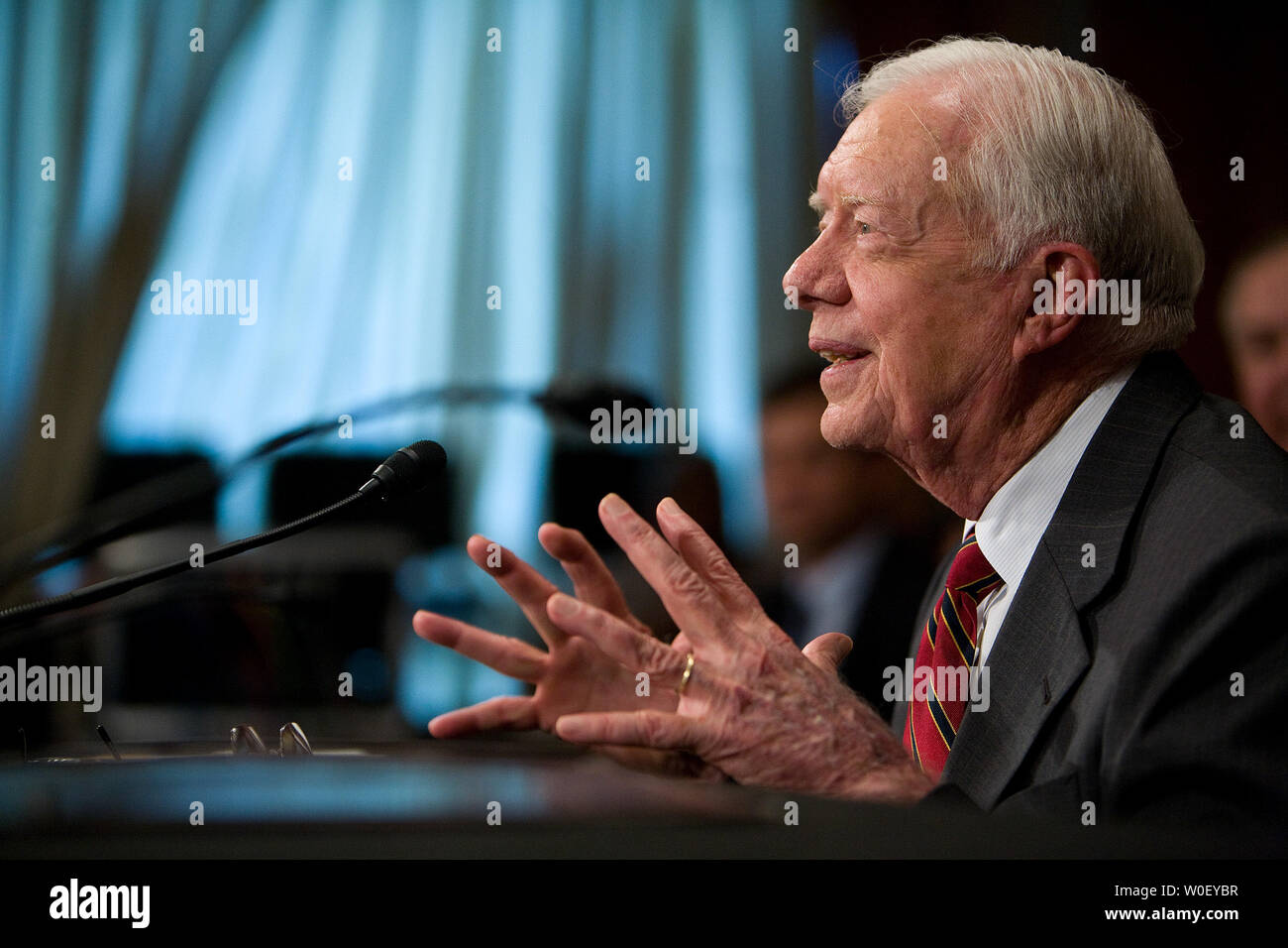 L ex Presidente Jimmy Carter testimonia circa la sicurezza energetica prima del Senato Comitato delle Relazioni Estere sul Campidoglio di Washington il 12 maggio 2009. (UPI foto/David Brody) Foto Stock
