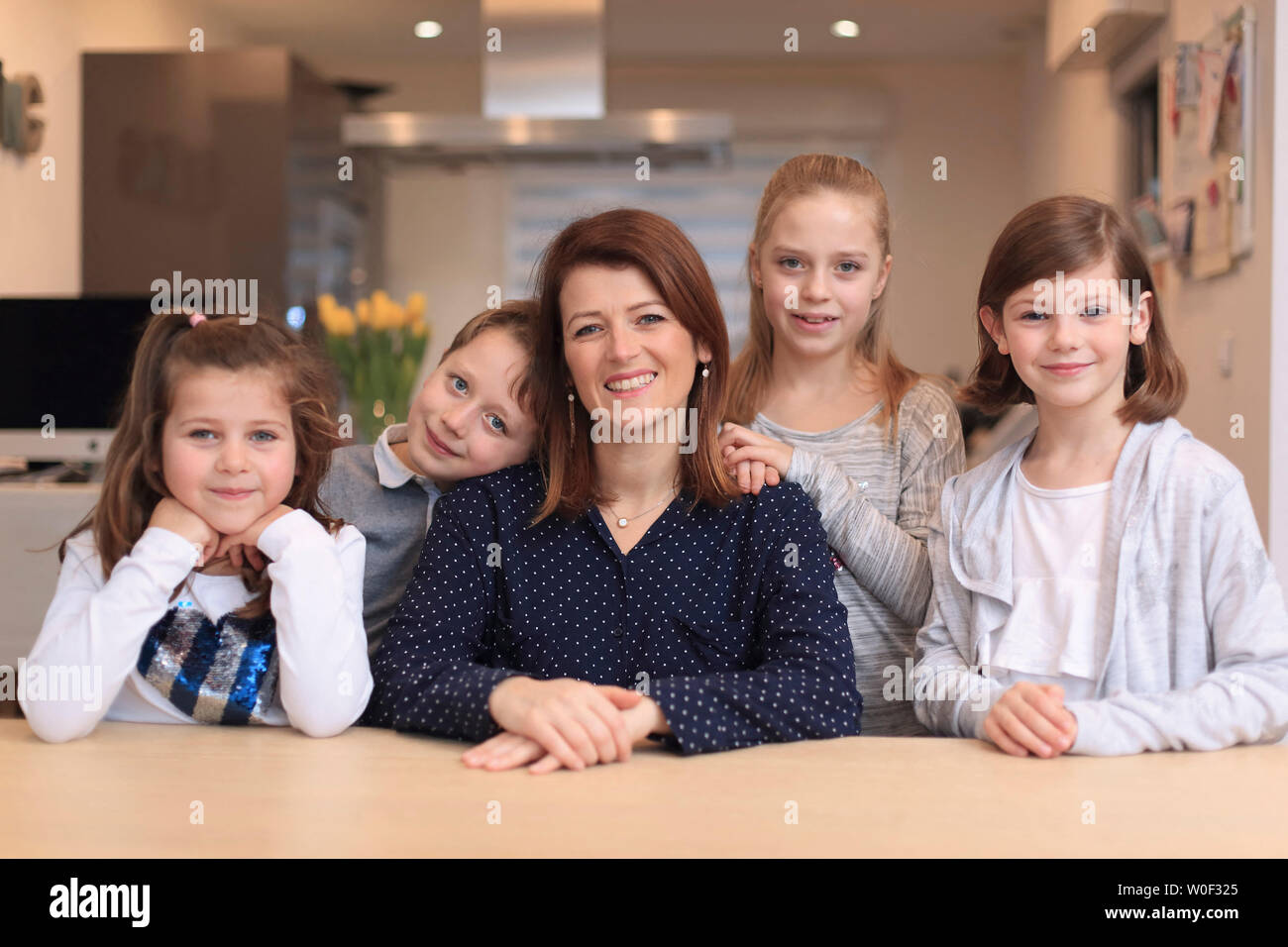 Madre e bambini Foto Stock