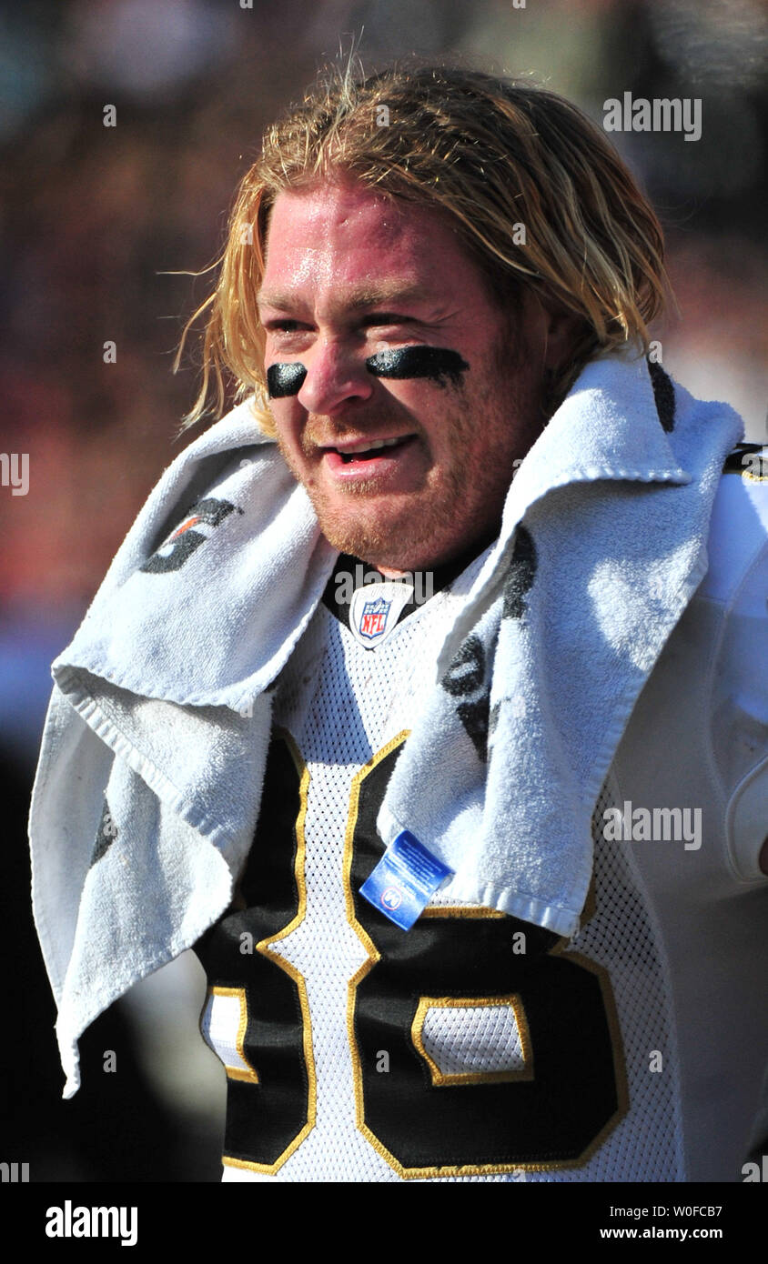 New Orleans Saints' Jeremy Shockey è visto sul marginale come i santi giocare Washington Redskins a FedEx in campo Landover, Maryland il 6 dicembre 2009. UPI/Kevin Dietsch Foto Stock