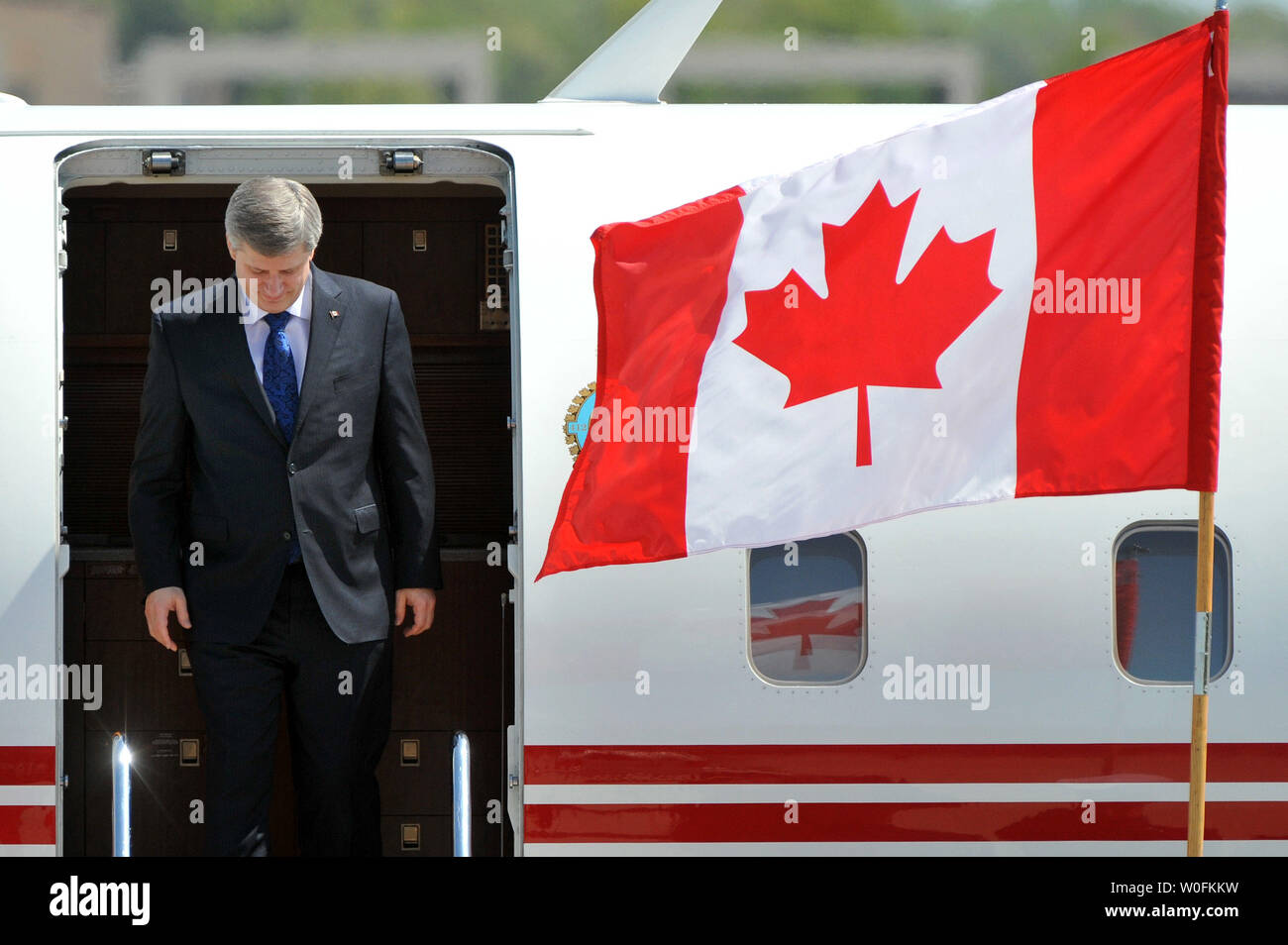 Il Primo Ministro canadese Stephen Harper arriva per la sicurezza nucleare Vertice, alla Andrews Air Force Base, Maryland, 12 aprile 2010. UPI/Kevin Dietsch Foto Stock