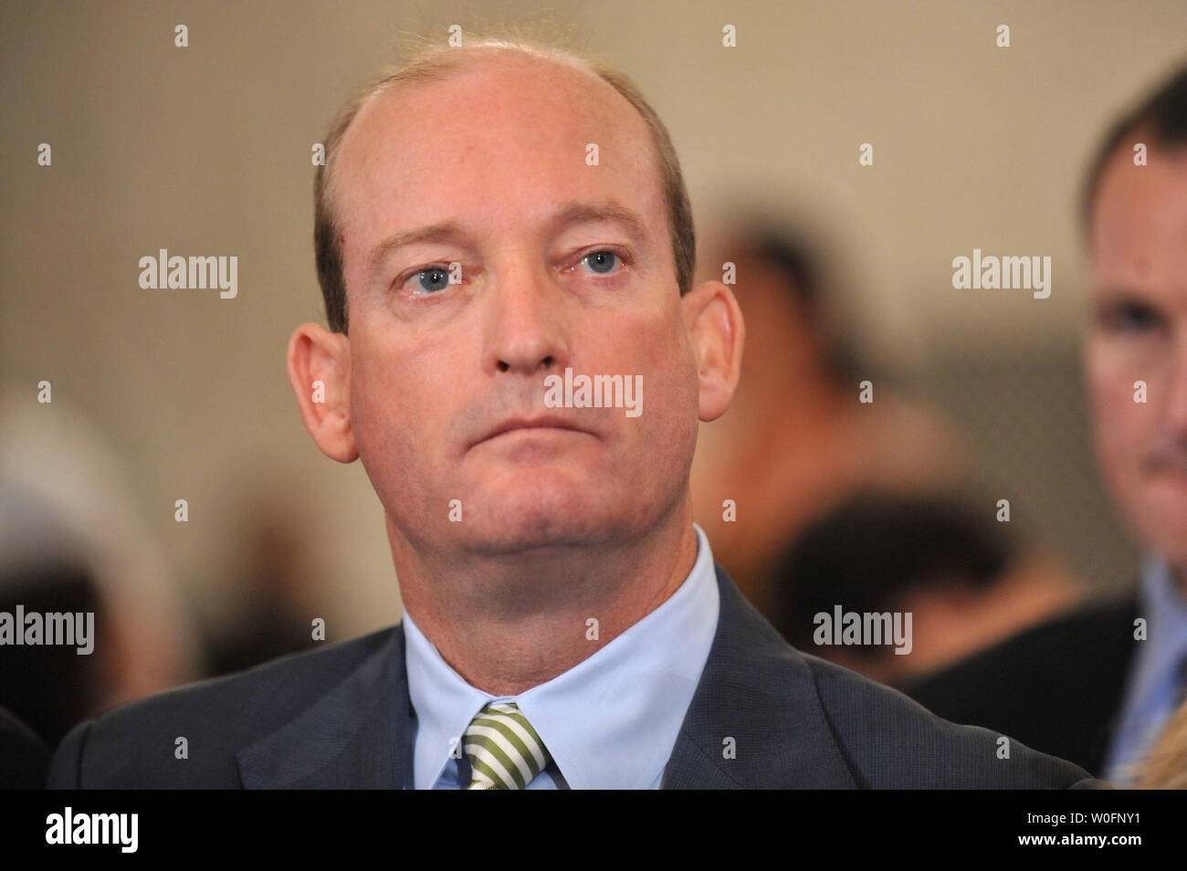 Lamar McKay, Presidente e Presidente di BP America Inc., attende per testimoniare durante un senato di energia e di risorse naturali audizione del Comitato BP Deepwater Horizon oil rig incidente nel Golfo del Messico, a Washington il 11 maggio 2010. UPI/Kevin Dietsch Foto Stock