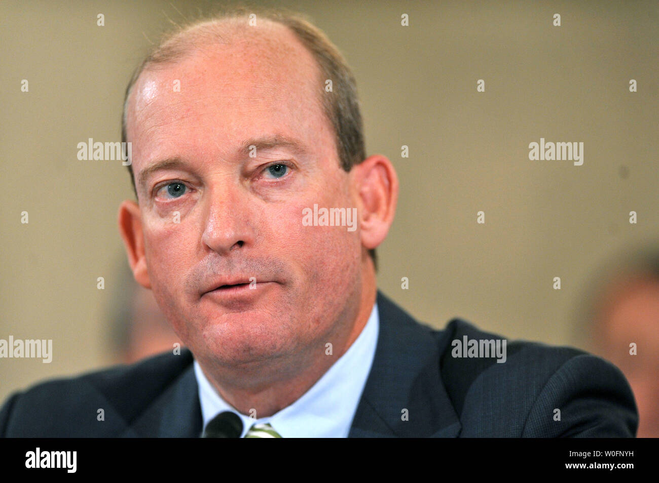 Lamar McKay, Presidente e Presidente di BP America Inc., testimonia durante un senato di energia e di risorse naturali audizione del Comitato BP Deepwater Horizon oil rig incidente nel Golfo del Messico, a Washington il 11 maggio 2010. UPI/Kevin Dietsch Foto Stock