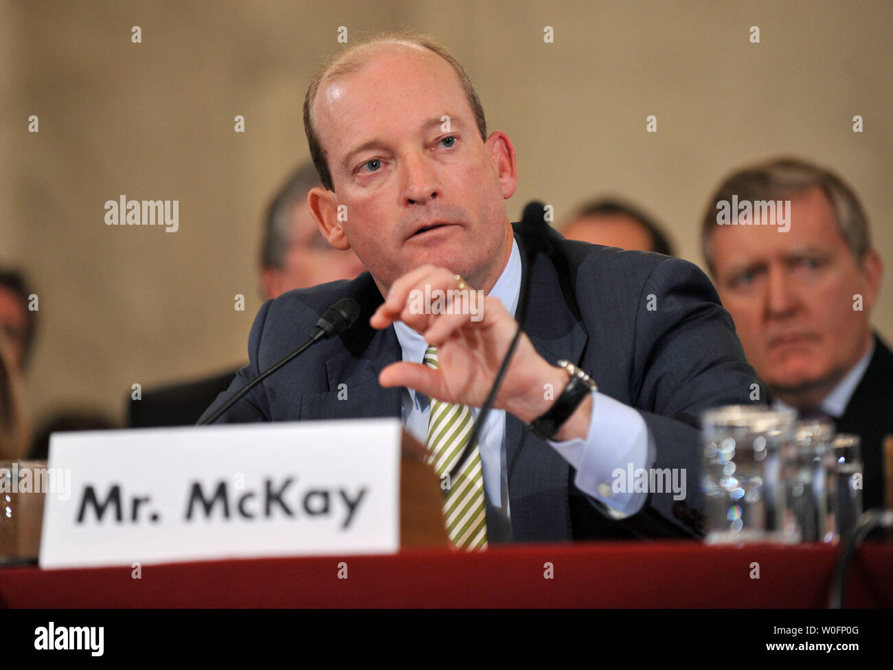 Lamar McKay, Presidente e Presidente di BP America Inc., testimonia durante un senato di energia e di risorse naturali audizione del Comitato BP Deepwater Horizon oil rig incidente nel Golfo del Messico, a Washington il 11 maggio 2010. UPI/Kevin Dietsch Foto Stock