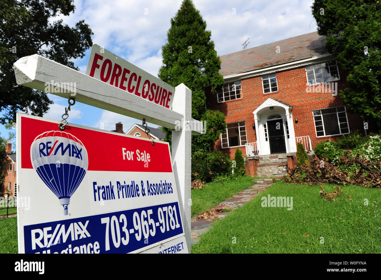 Un precluso home è visto in vendita su 16th Street NW a Washington il 22 agosto 2010. Più di 2.3 milioni di abitazioni sono caduti nella esclusione dalla recessione iniziata nel più tardi 2007, secondo RealtyTrac Inc. Gli economisti si aspettano che il numero delle preclusioni a crescere nel 2011. UPI/Kevin Dietsch Foto Stock