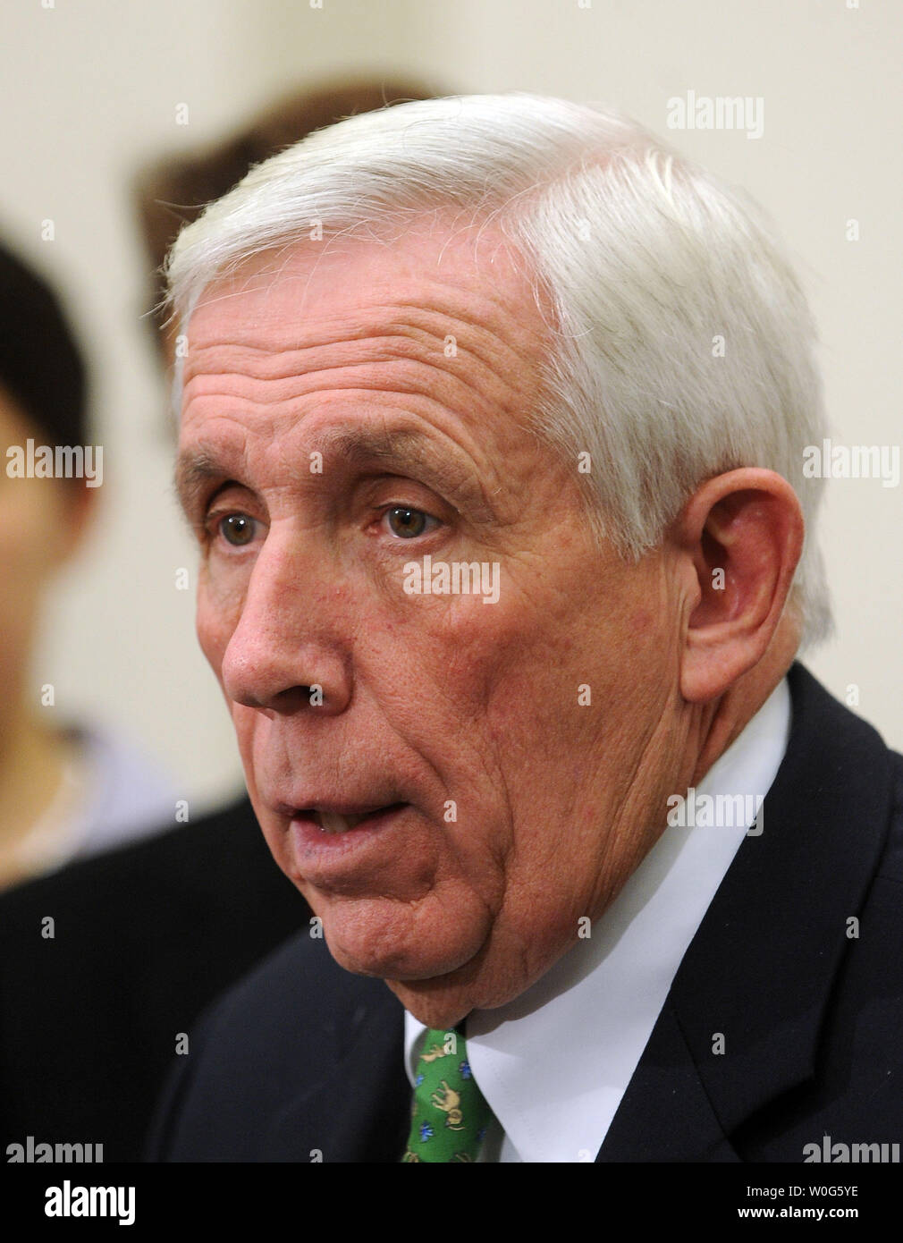 Sost. Frank Wolf, R-VA, parla come una coalizione dei diritti umani leader detiene una discussione riguardante la situazione dei diritti umani in Cina al Campidoglio di Washington il 18 gennaio 2011. Il presidente cinese Hu Jintao è arrivato oggi per una visita di Stato. UPI/Roger L. Wollenberg Foto Stock