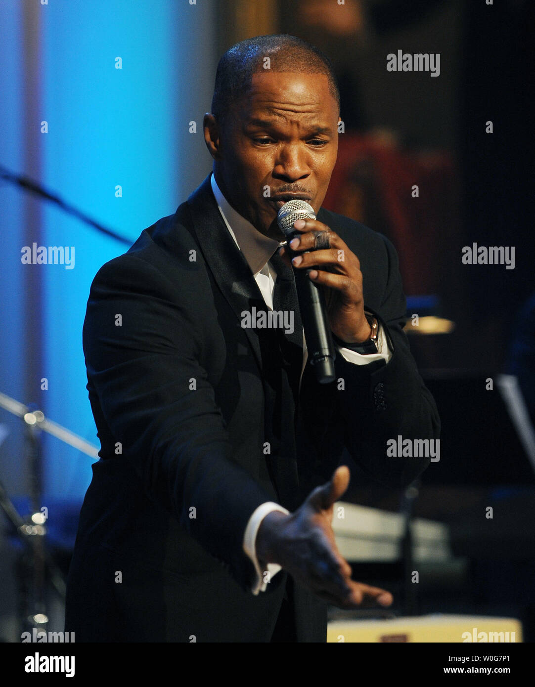 Jamie Foxx esegue durante la 'Motown Sound: In termini di prestazioni alla Casa Bianca", programma il 24 febbraio 2011. UPI/Roger L. Wollenberg Foto Stock