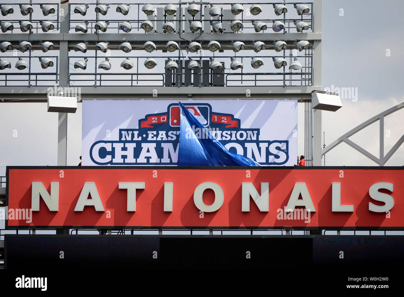 La Nazionale di Washington svelano la loro 2012 Lega Nazionale est segno del campionato prima della loro casa in apertura di giornata partita contro il Miami Marlins a Parco Nazionale il 1 aprile 2013 a Washington D.C. UPI/Kevin Dietsch Foto Stock