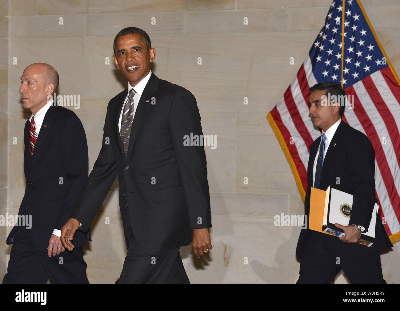 Il Presidente Usa Barack Obama arriva presso il Campidoglio US per colloqui con la casa dei democratici, luglio 31, 2013, a Washington, DC. Le riunioni sono attesi al centro sulle questioni economiche dividendo repubblicani e democratici voce in autunno quando il Congresso ritorna dalla pausa estiva, compreso un eventuale arresto del governo. UPI/Mike Theiler Foto Stock