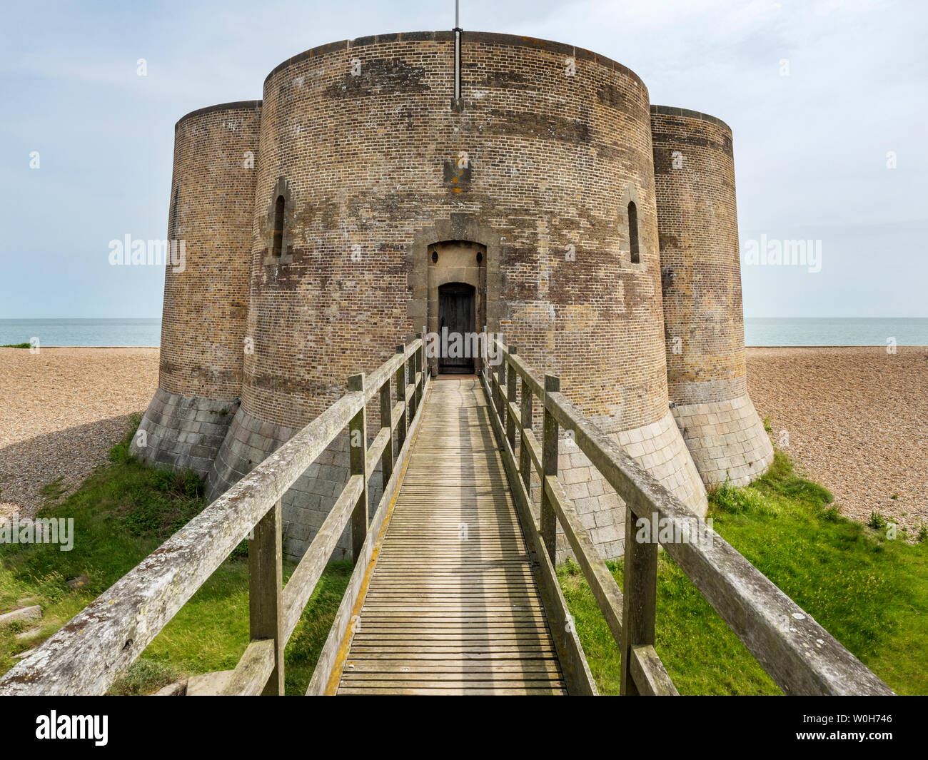 Xix secolo Martello Tower un fortino Napoleonico ora un punto di riferimento di proprietà di fiducia a Aldeburgh Suffolk in Inghilterra Foto Stock