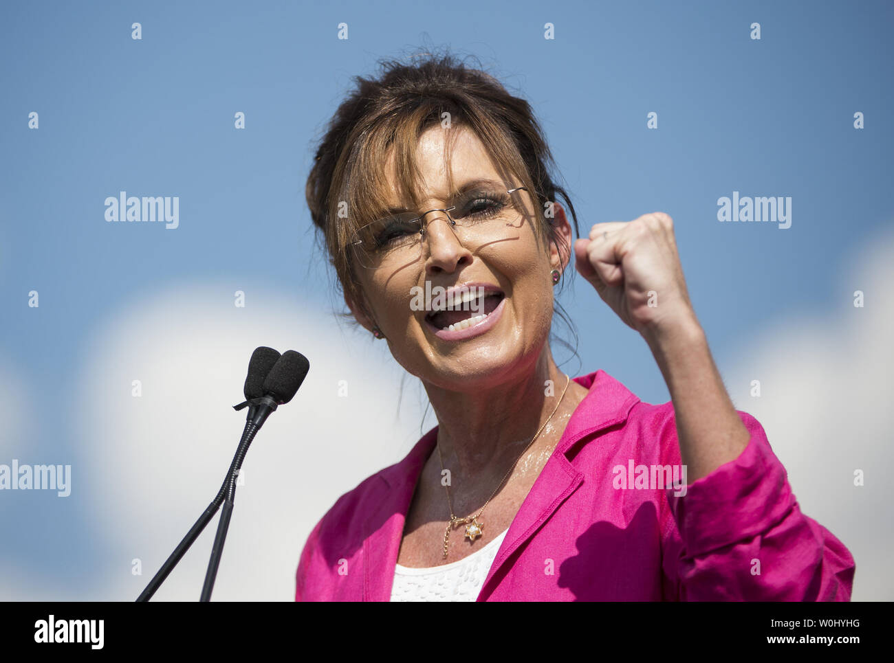 Sarah Palin parla al Tea Party dei patrioti Rally contro l'Iran trattare nella parte anteriore di U.S. Capitol a Washington DC, 9 settembre 2015. Foto di Molly Riley/UPI Foto Stock