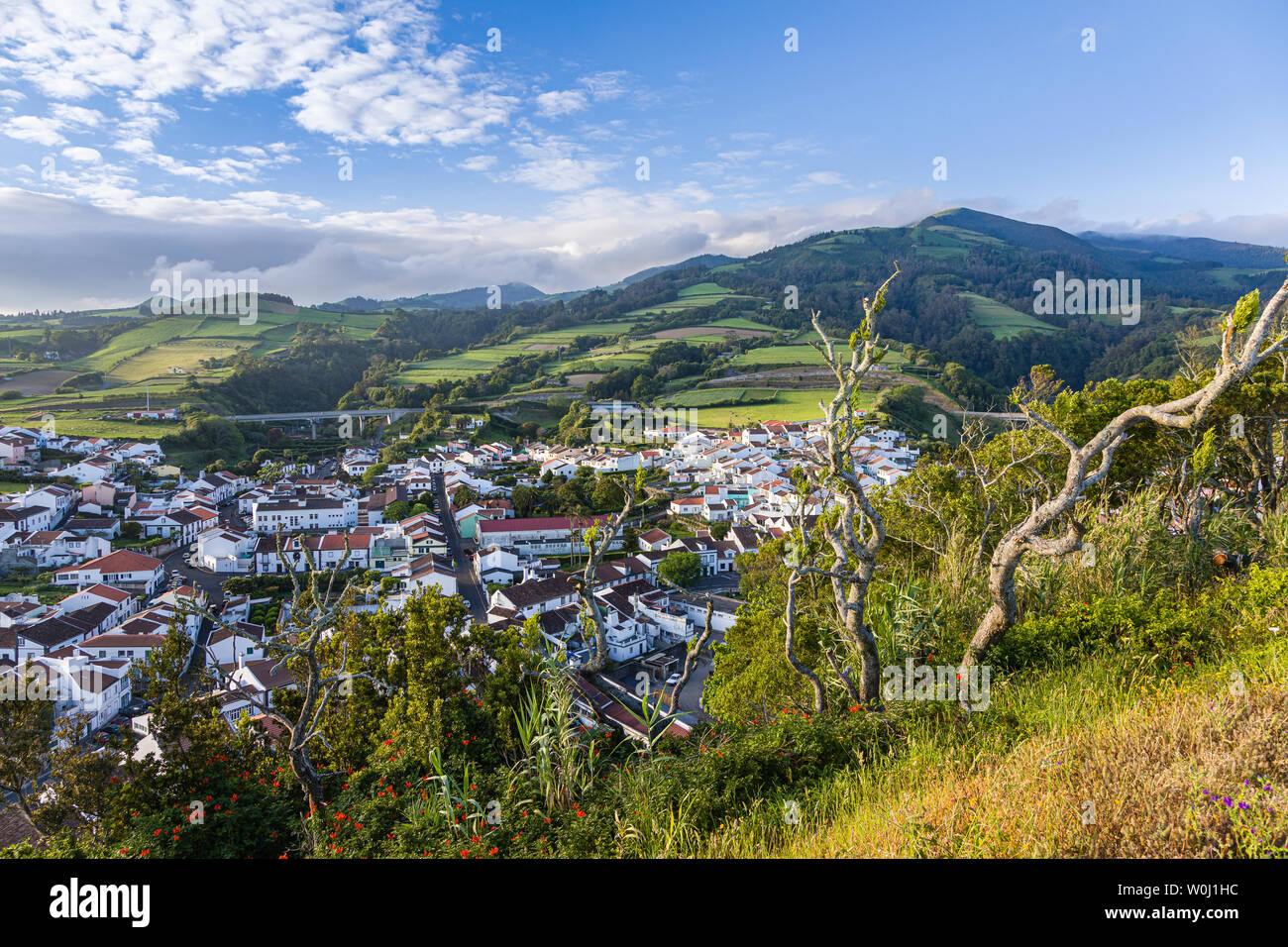 Vista del Agua de Pau nel sud dell'isola di Sao Miguel, arcipelago delle Azzorre, Portogallo Foto Stock