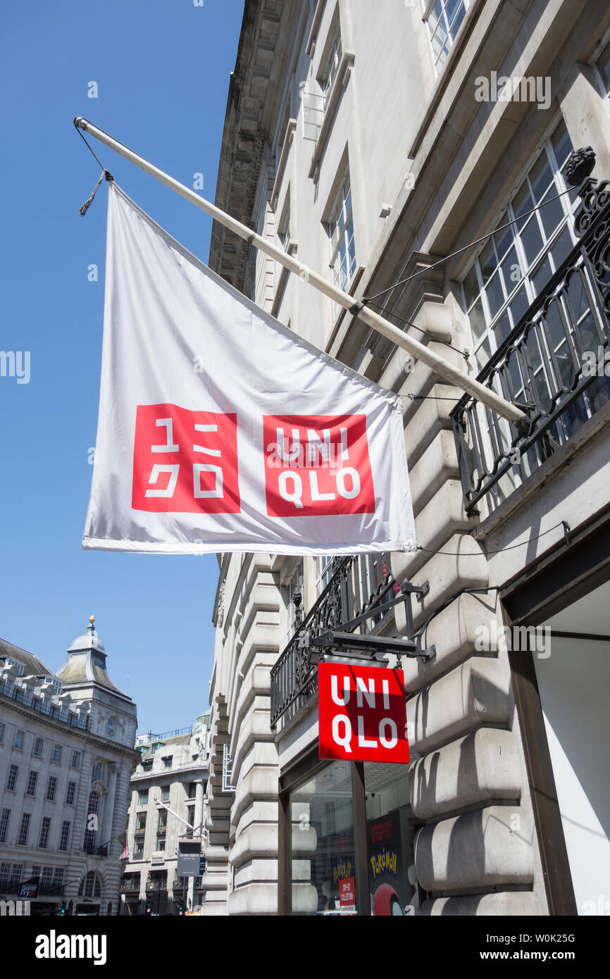 UniQlo abbigliamento retail outlet su Regent Street, Londra, Regno Unito Foto Stock