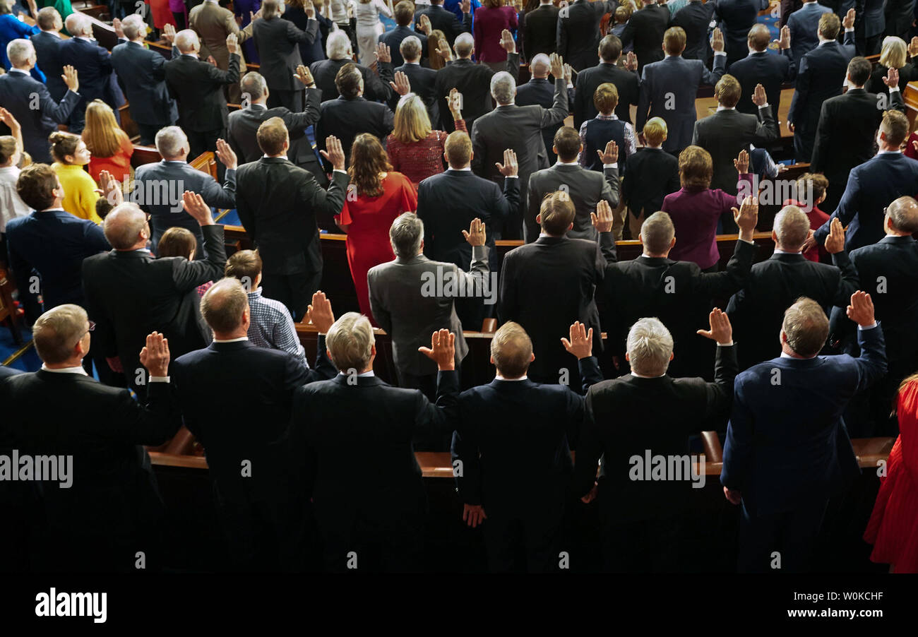 Presidente della Camera Nancy Pelosi giura-in 116Congresso, presso l'U.S. Capitol Building a Washington D.C. il 3 gennaio 2019. Foto di Kevin Dietsch/UPI Foto Stock