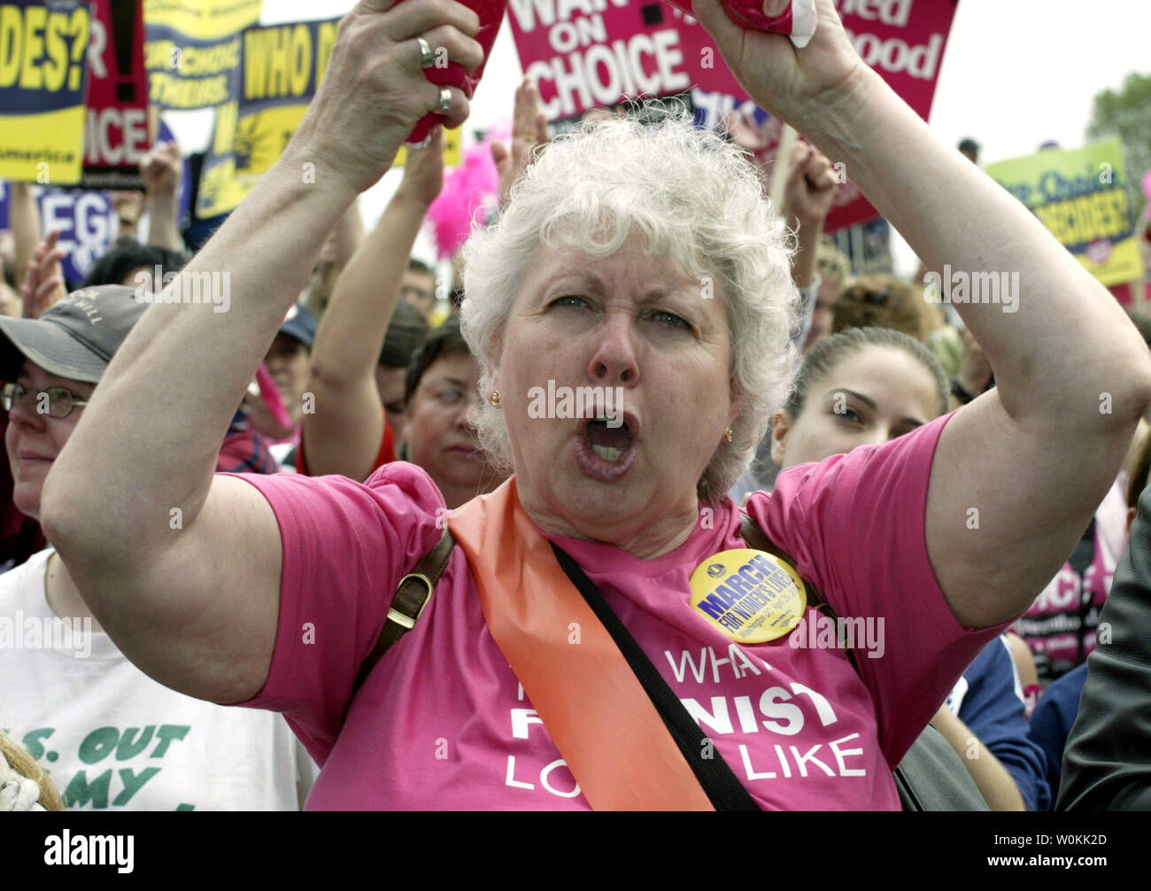 Jeanne David, Washington, prende parte alla Marcia per la vita delle donne sul Mall di Washington, 25 aprile 2004. (UPI foto/Yuri Gripas) Foto Stock