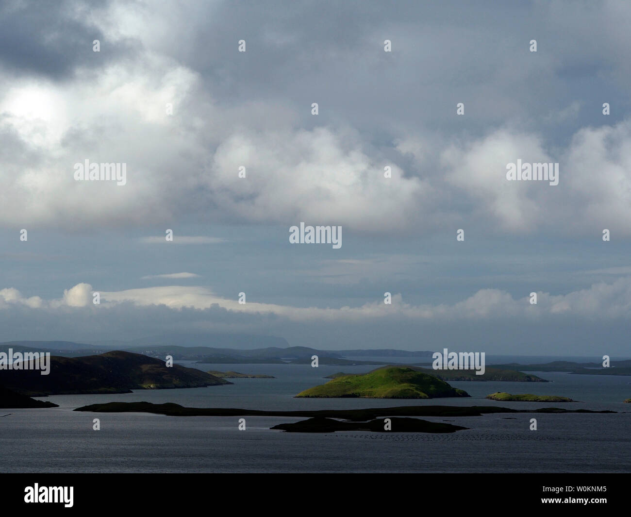 Weisdale voe dal punto di vista su un971, Shetland Foto Stock