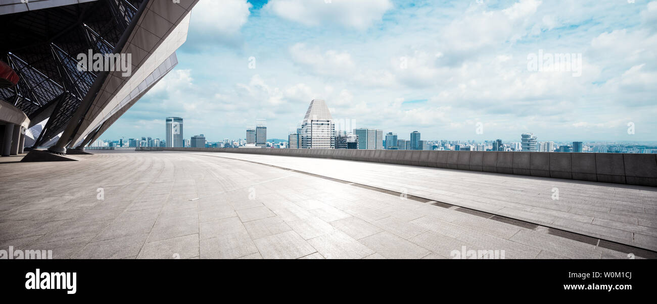 Sky turismo Design Architettura moderna nessuno ha la fotografia commerciale città sistema di trasporto con bridge outdoor design vista prospettica degli edifici della città Foto Stock